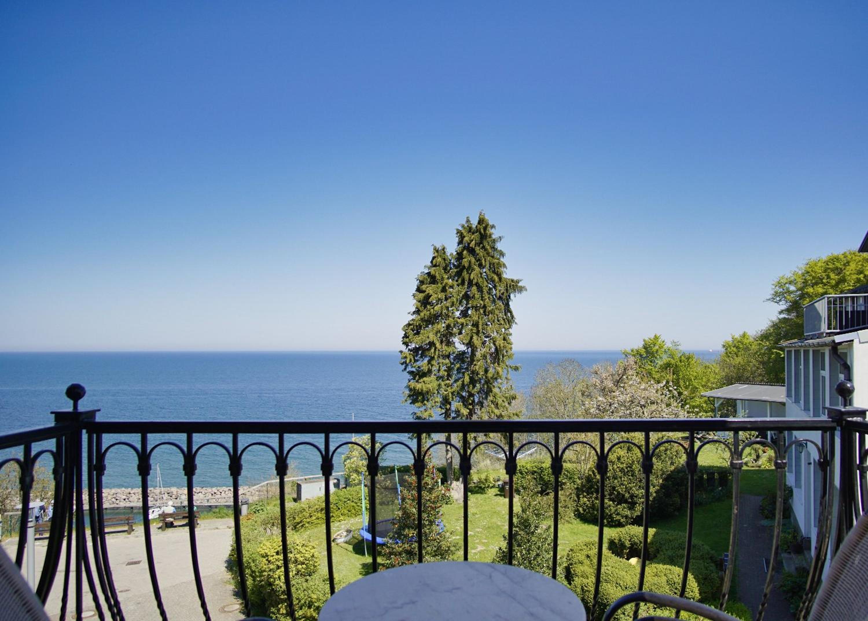 Ferienwohnung mit traumhaftem Meerblick - Haus am Meer FeWo 08