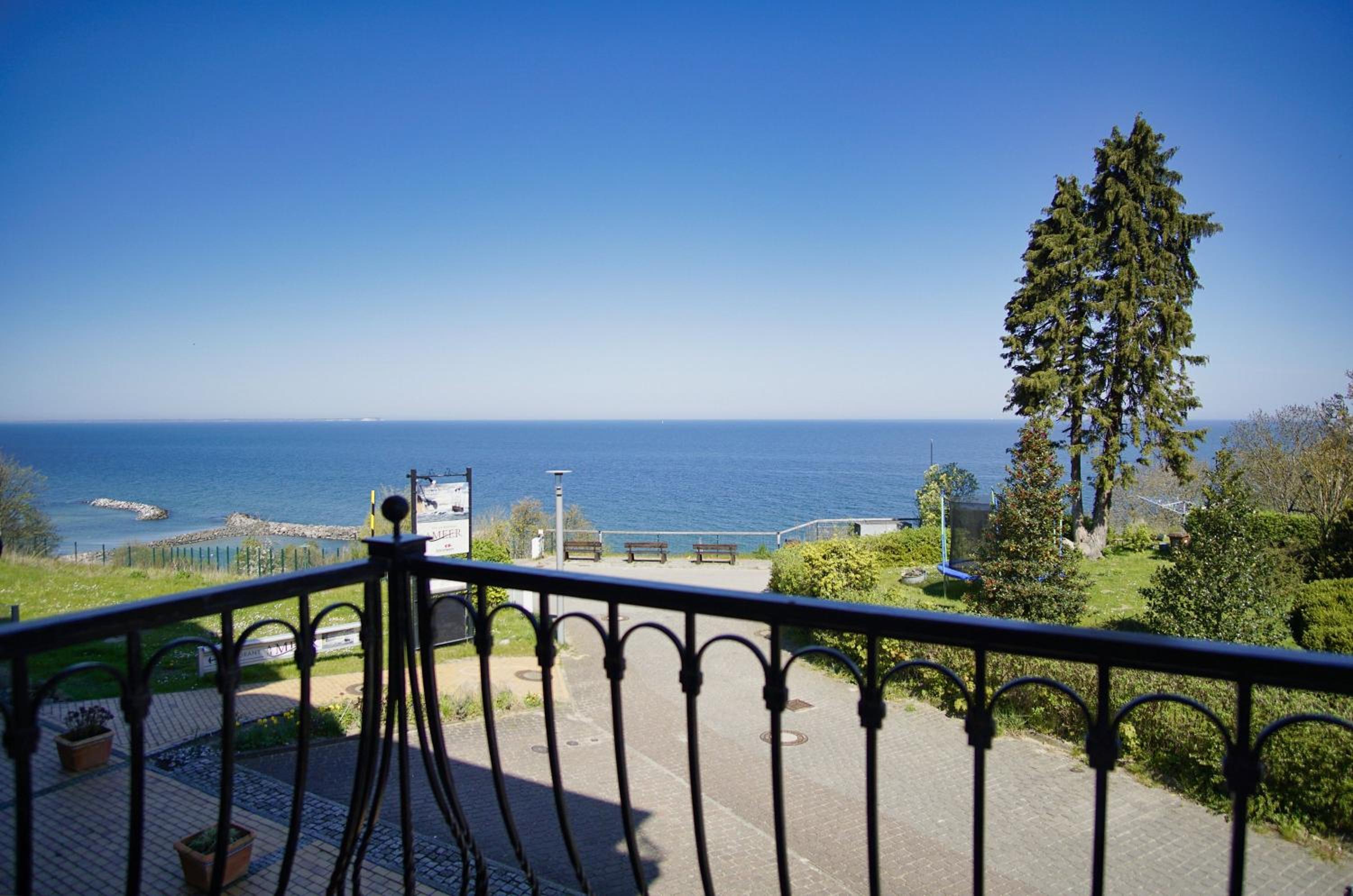 Ferienwohnung mit traumhaftem Meerblick - Haus am Meer FeWo 04