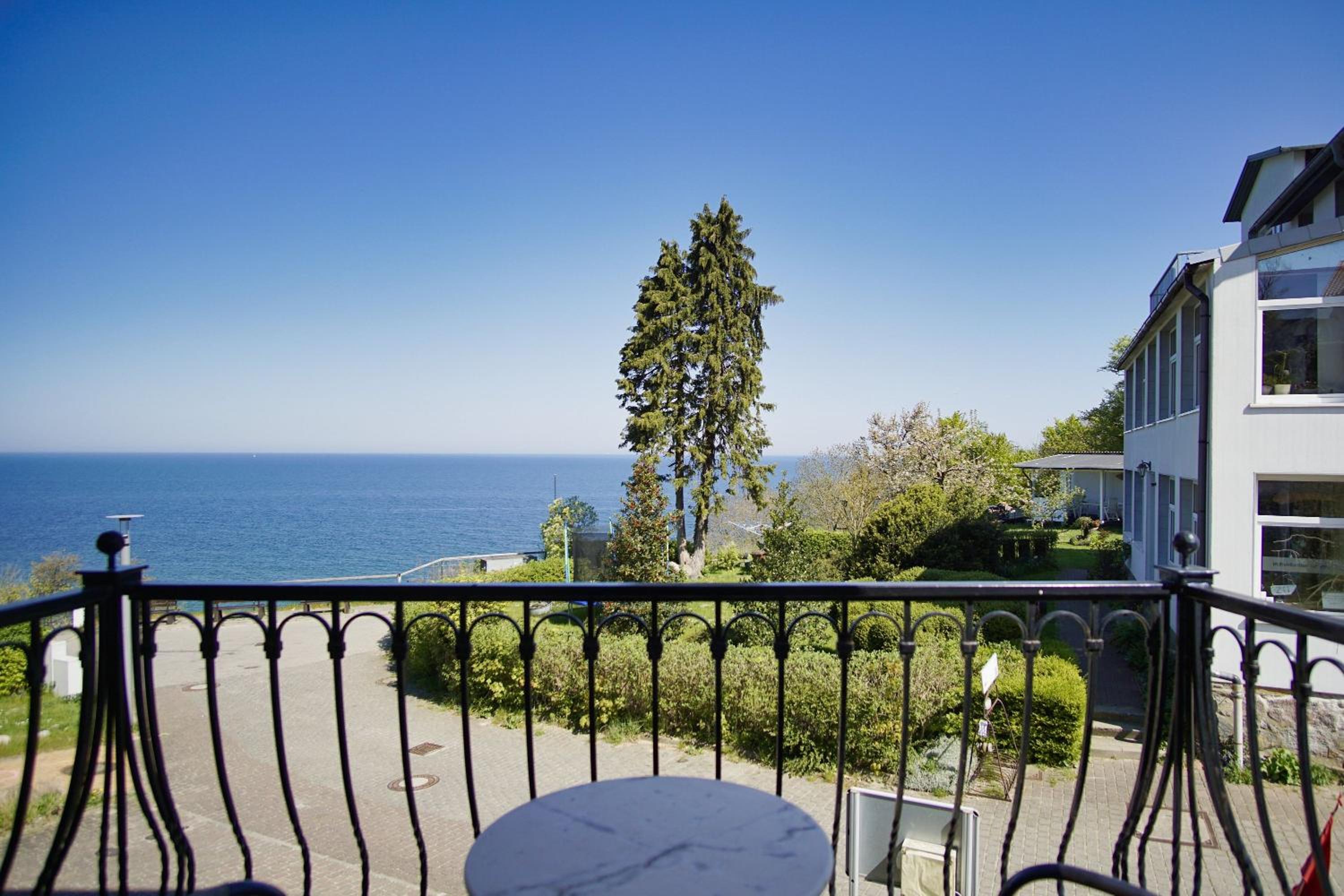 Ferienwohnung mit traumhaftem Meerblick - Haus am Meer FeWo 04