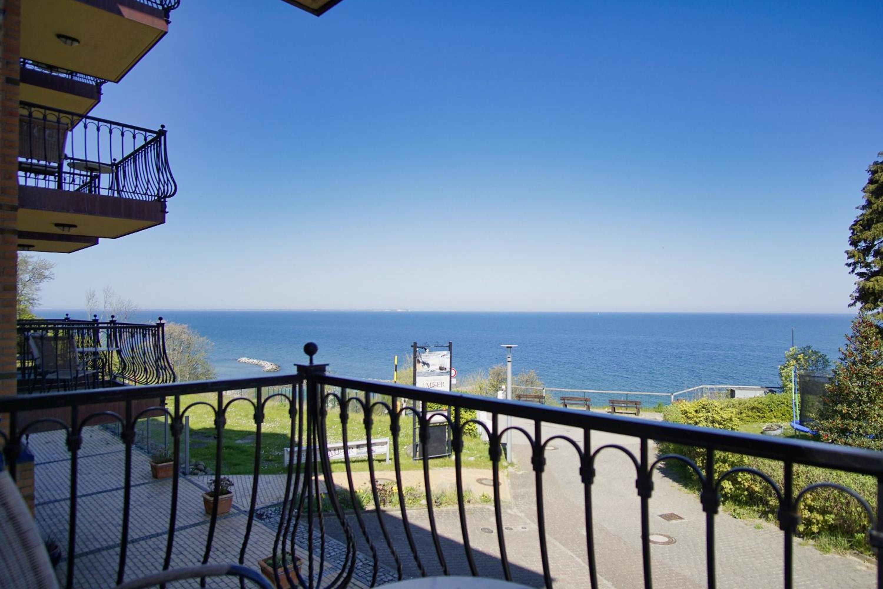 Ferienwohnung mit traumhaftem Meerblick - Haus am Meer FeWo 04
