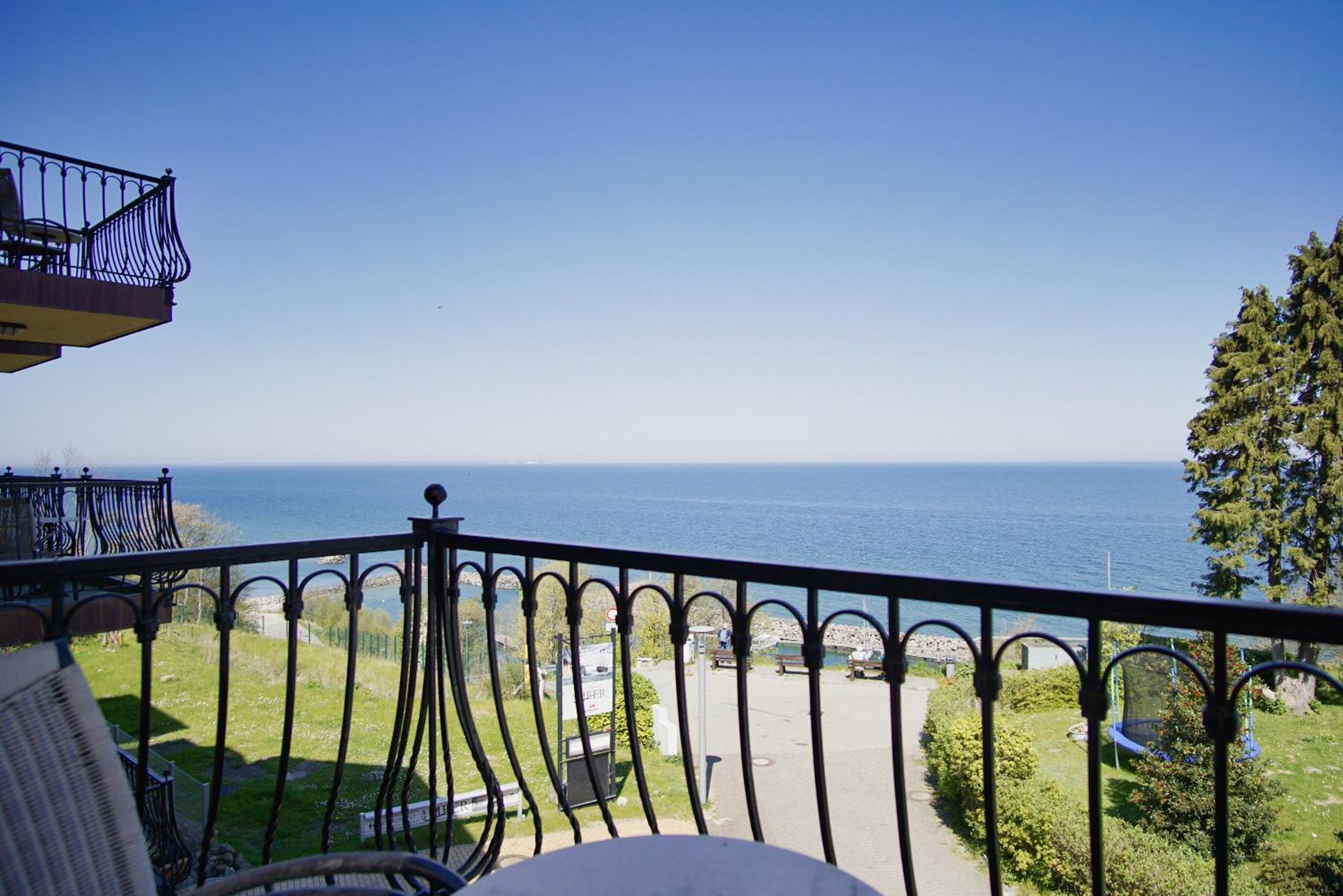 Ferienwohnung mit traumhaftem Meerblick - Haus am Meer FeWo 08