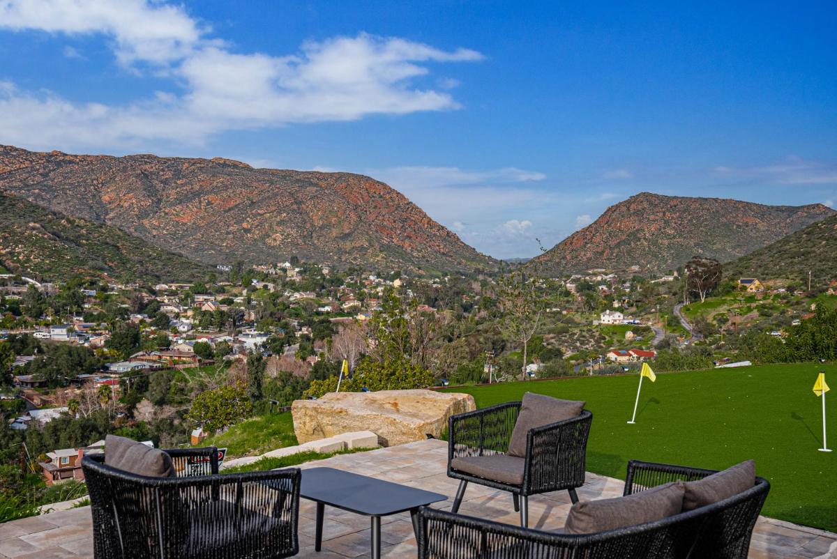 Private Mountain Top Estate-Lux retreat W Pool-Spa view 5