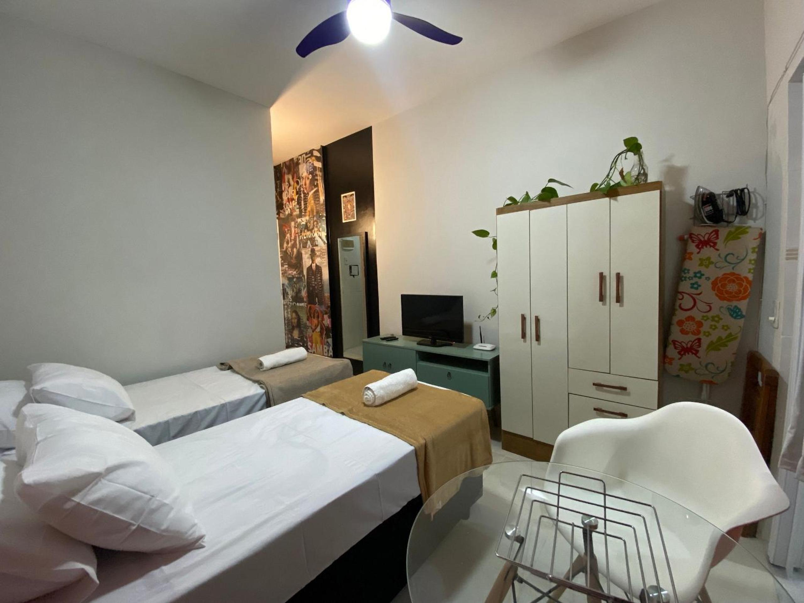 Loft estiloso no coração da Lapa - Cozinha equipada - Portaria 24h - Arcos da Lapa - Escadaria Selarón
