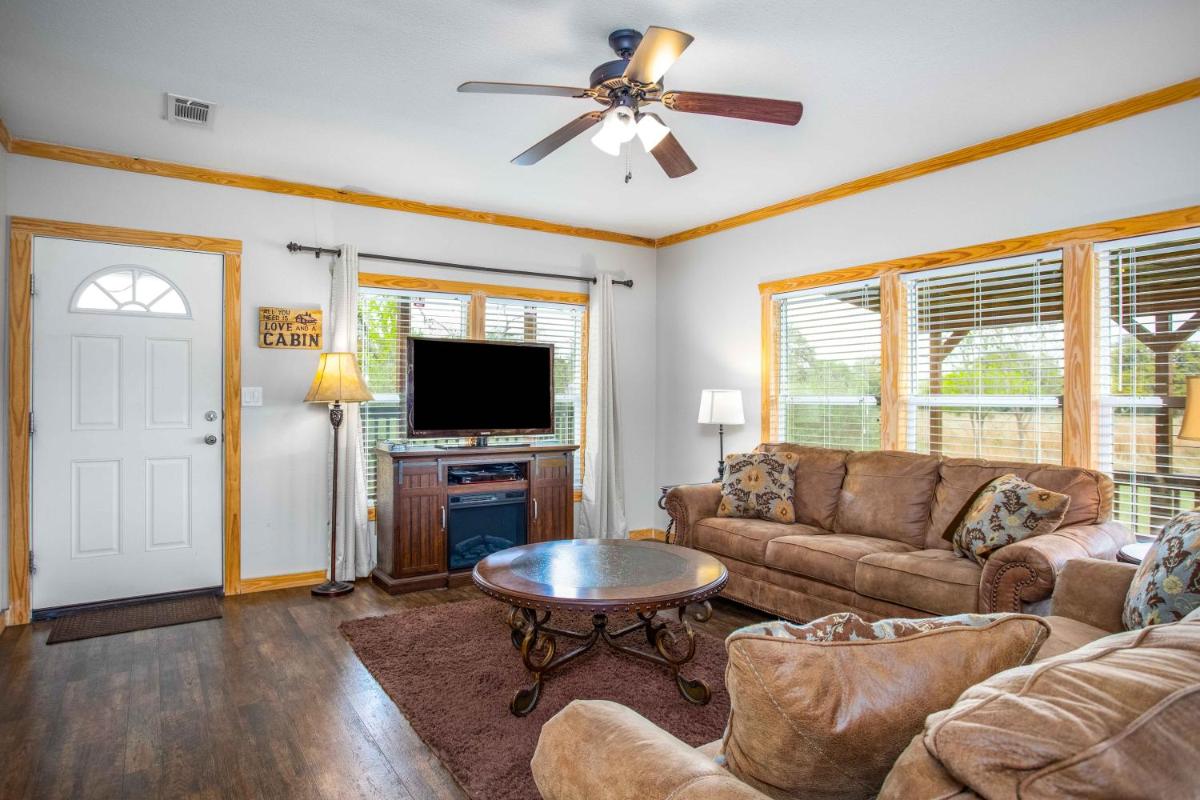 River Bend Hideaway on Medina view 4