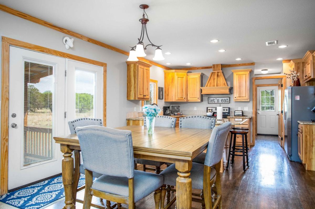 River Bend Hideaway on Medina view 5