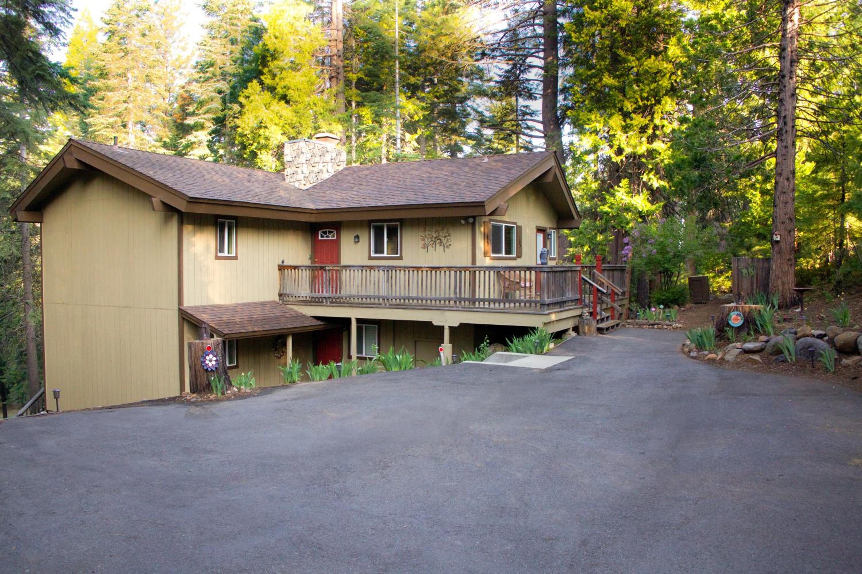 Cedar Ridge Retreat Lake Almanor view 5
