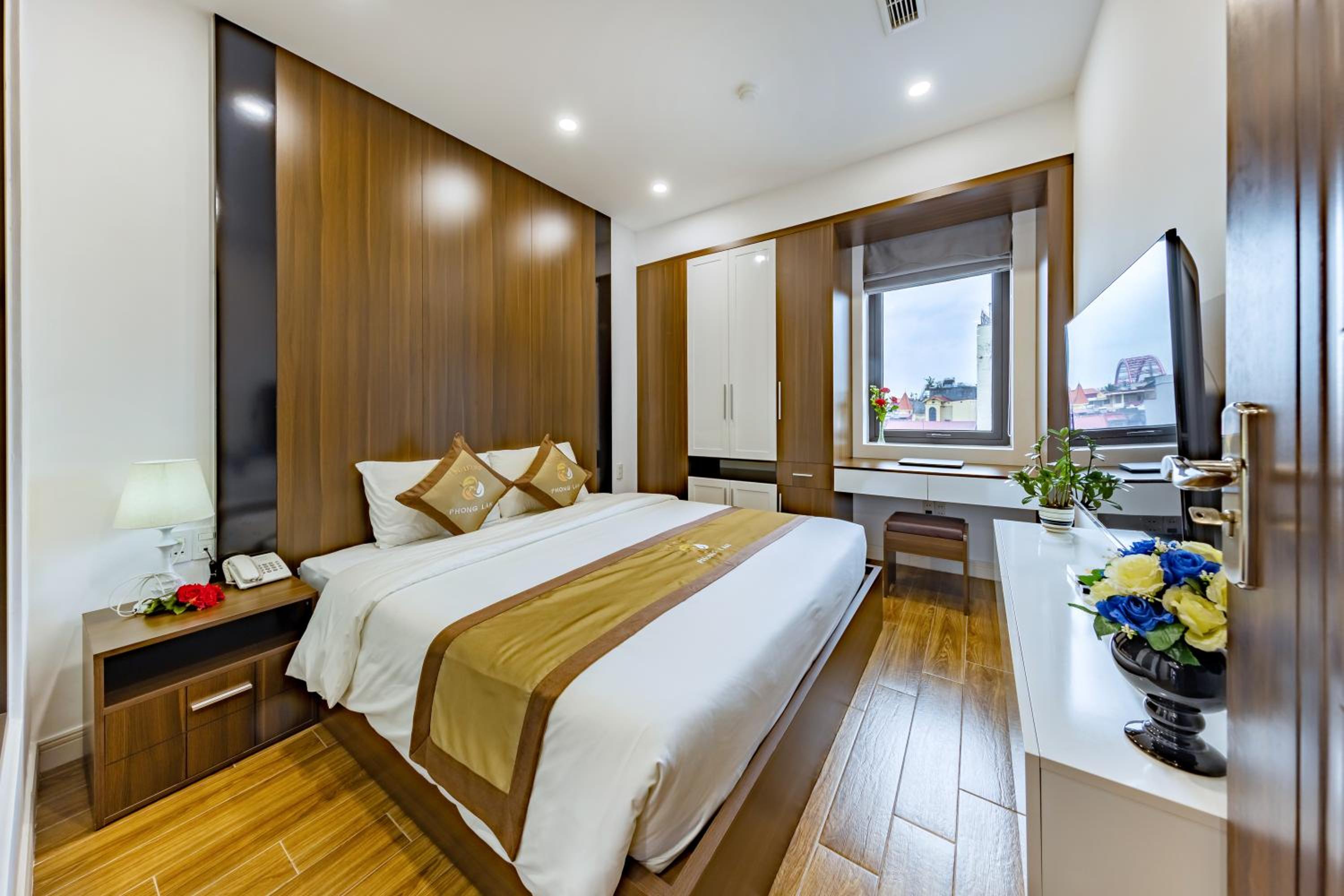 Phong Lan Apartments