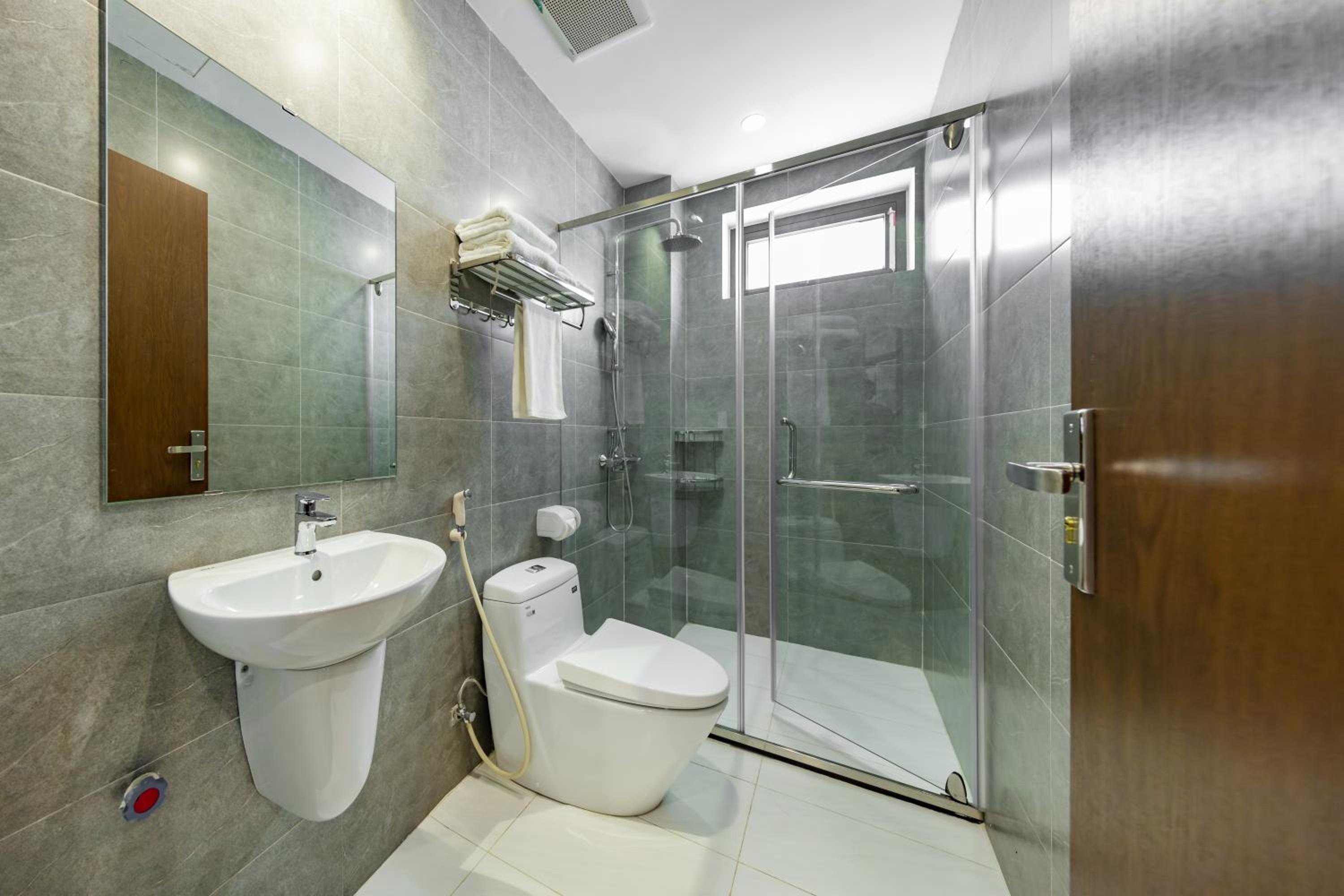 Phong Lan Apartments