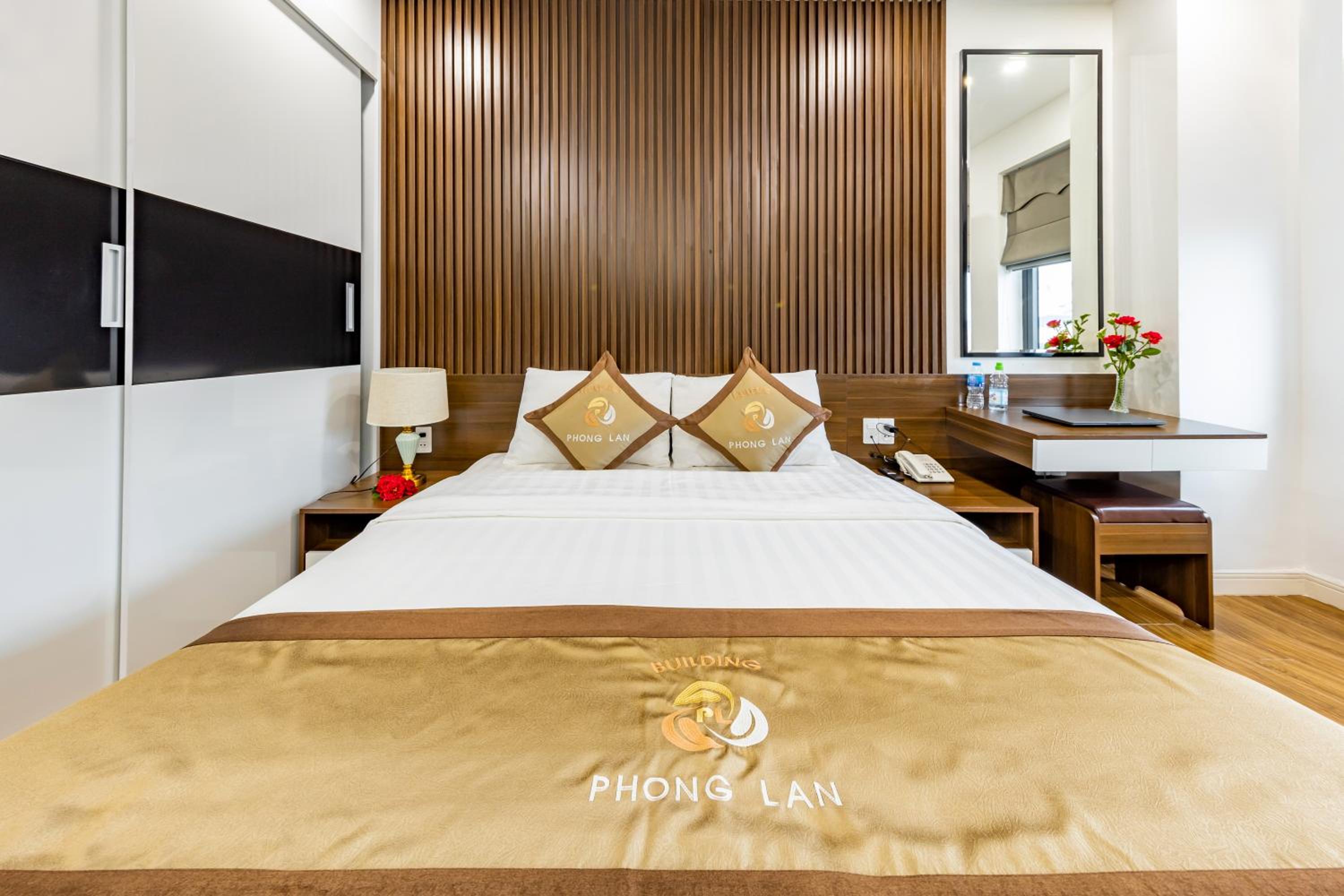 Phong Lan Apartments