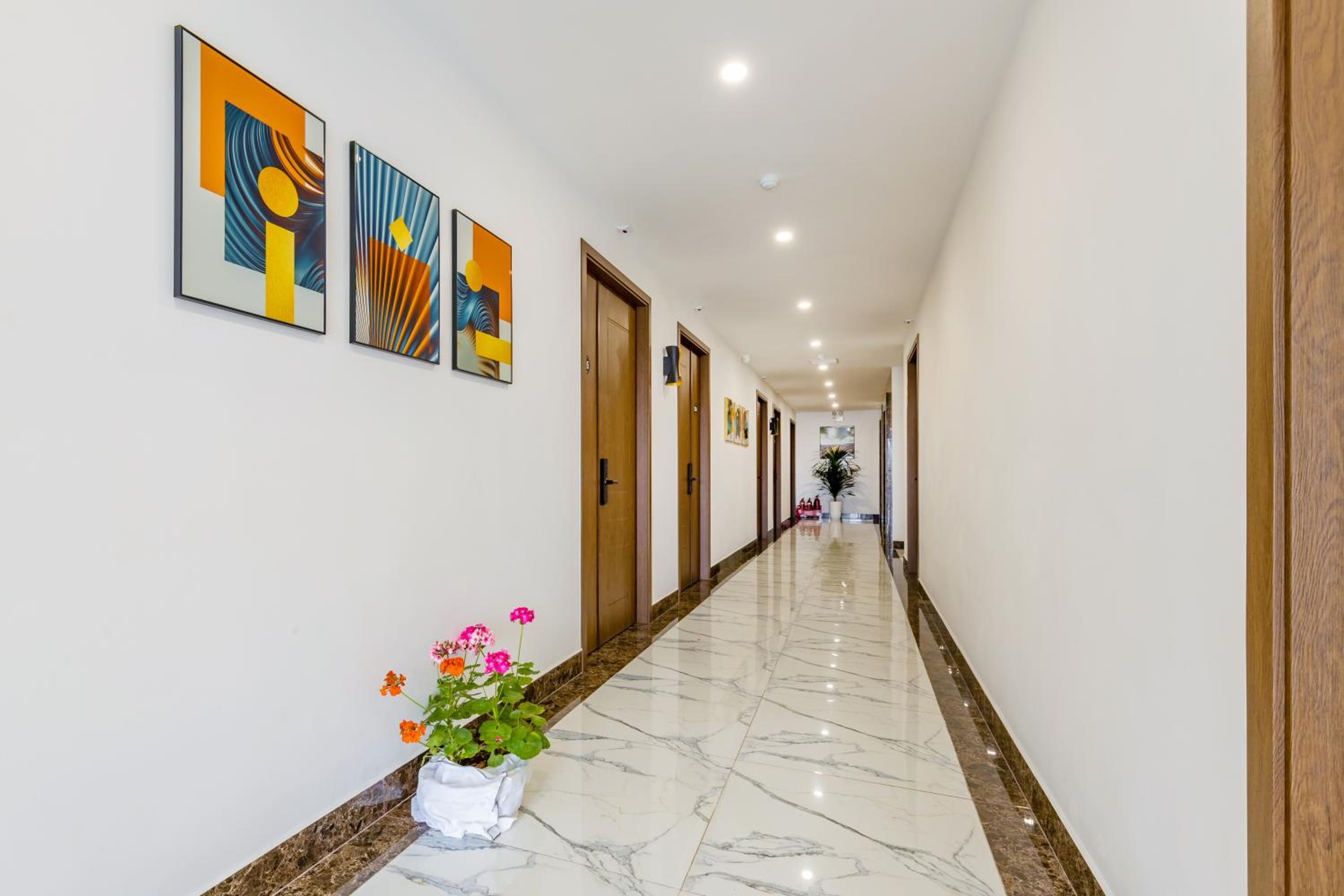 Phong Lan Apartments
