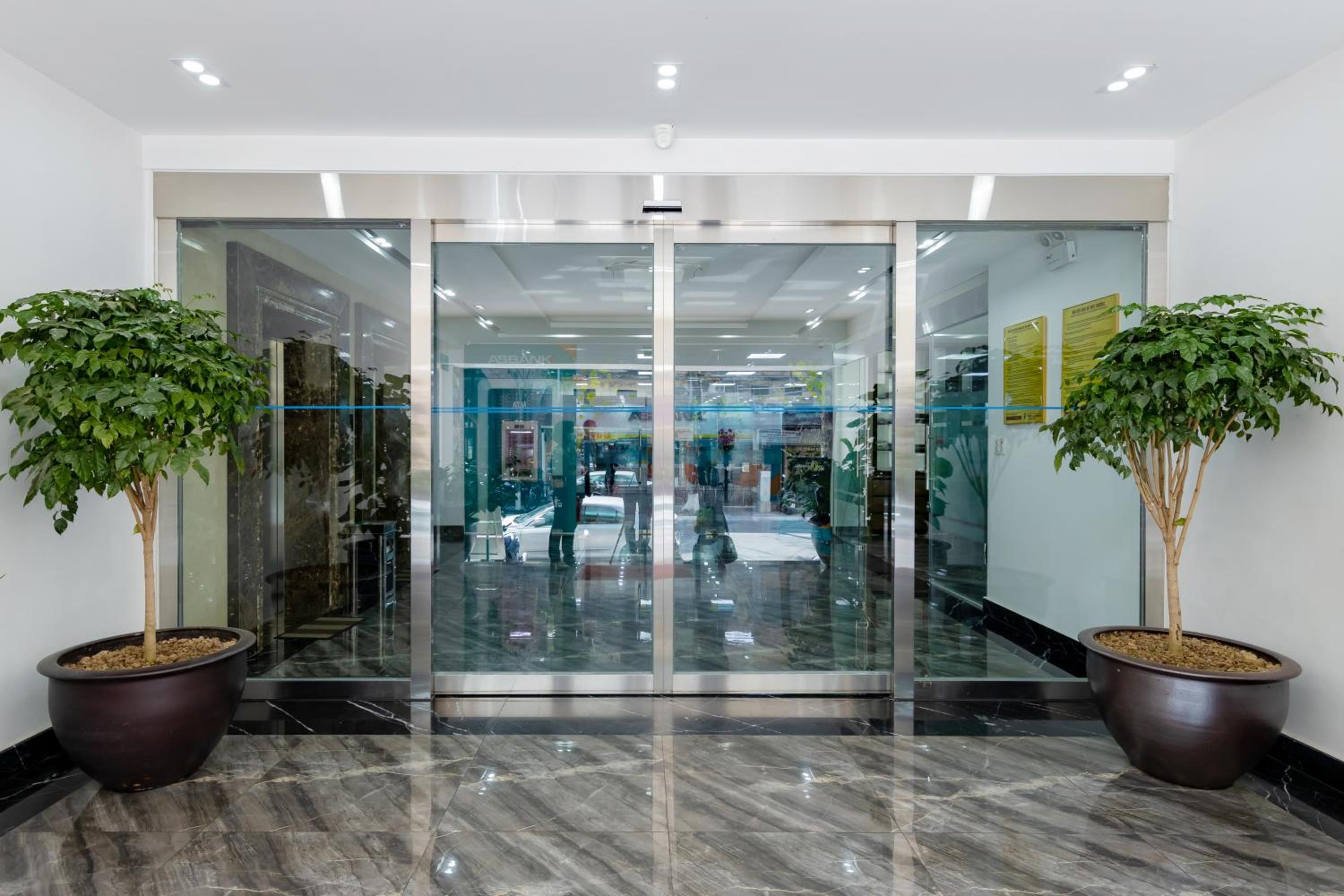 Phong Lan Apartments