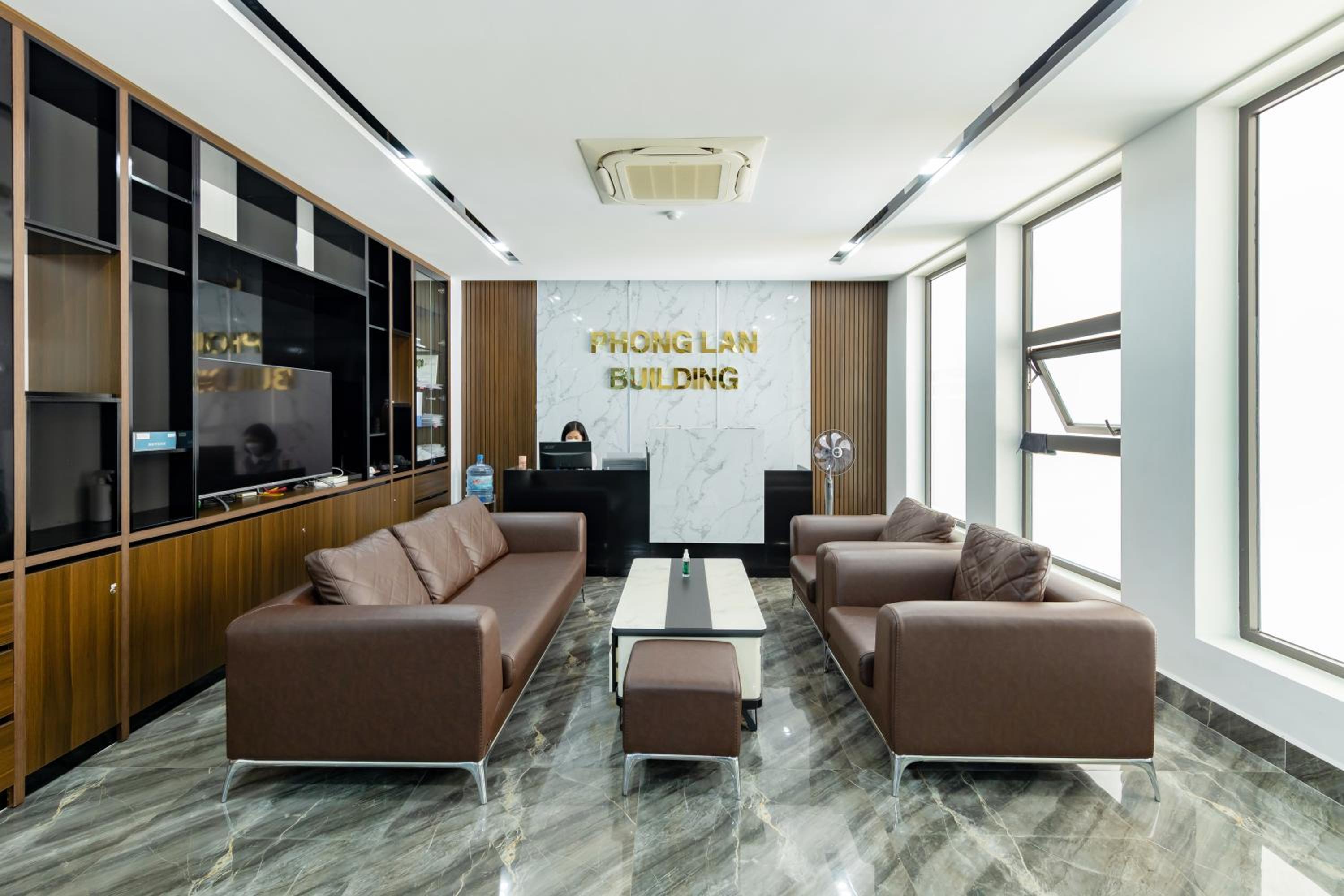 Phong Lan Apartments