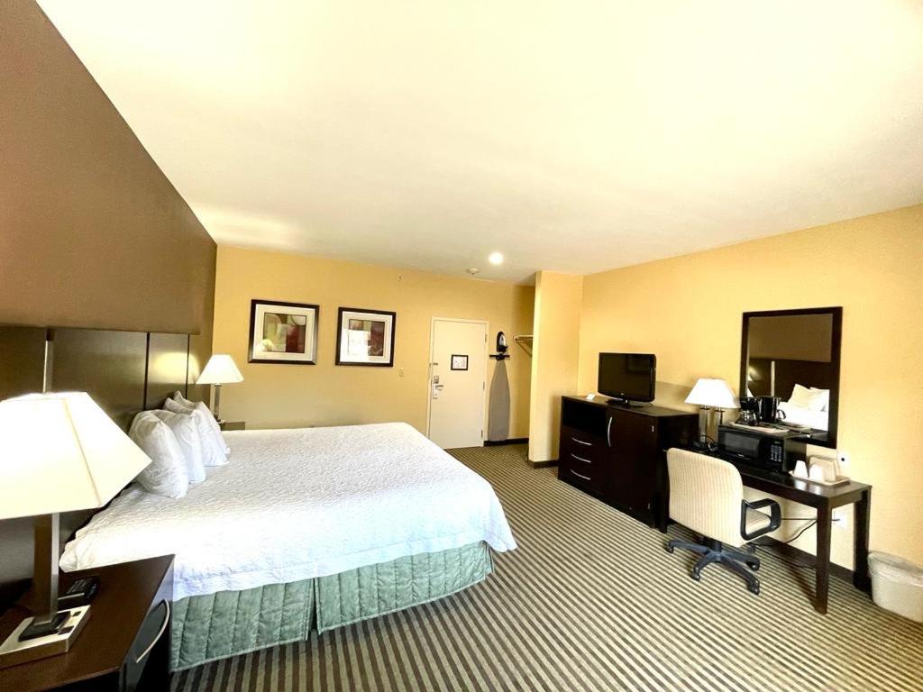 Whitney Inn  Suites - Property Image 5