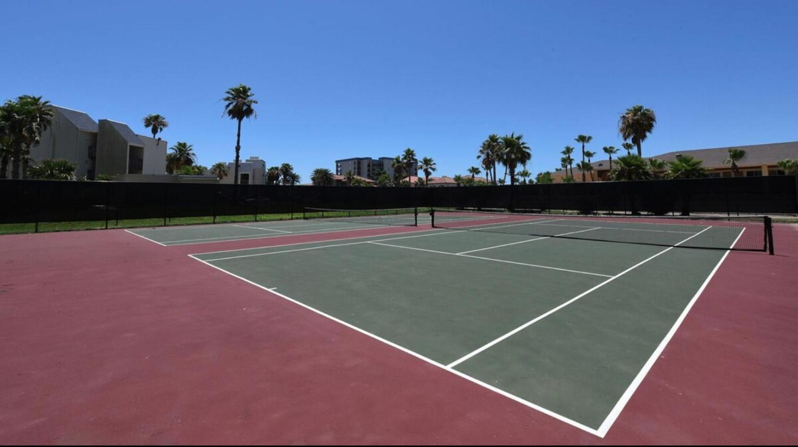 1st Floor Beachfront Resort Condo, Heated Pool, Jacuzzi, Tennis & Beach Access view 3