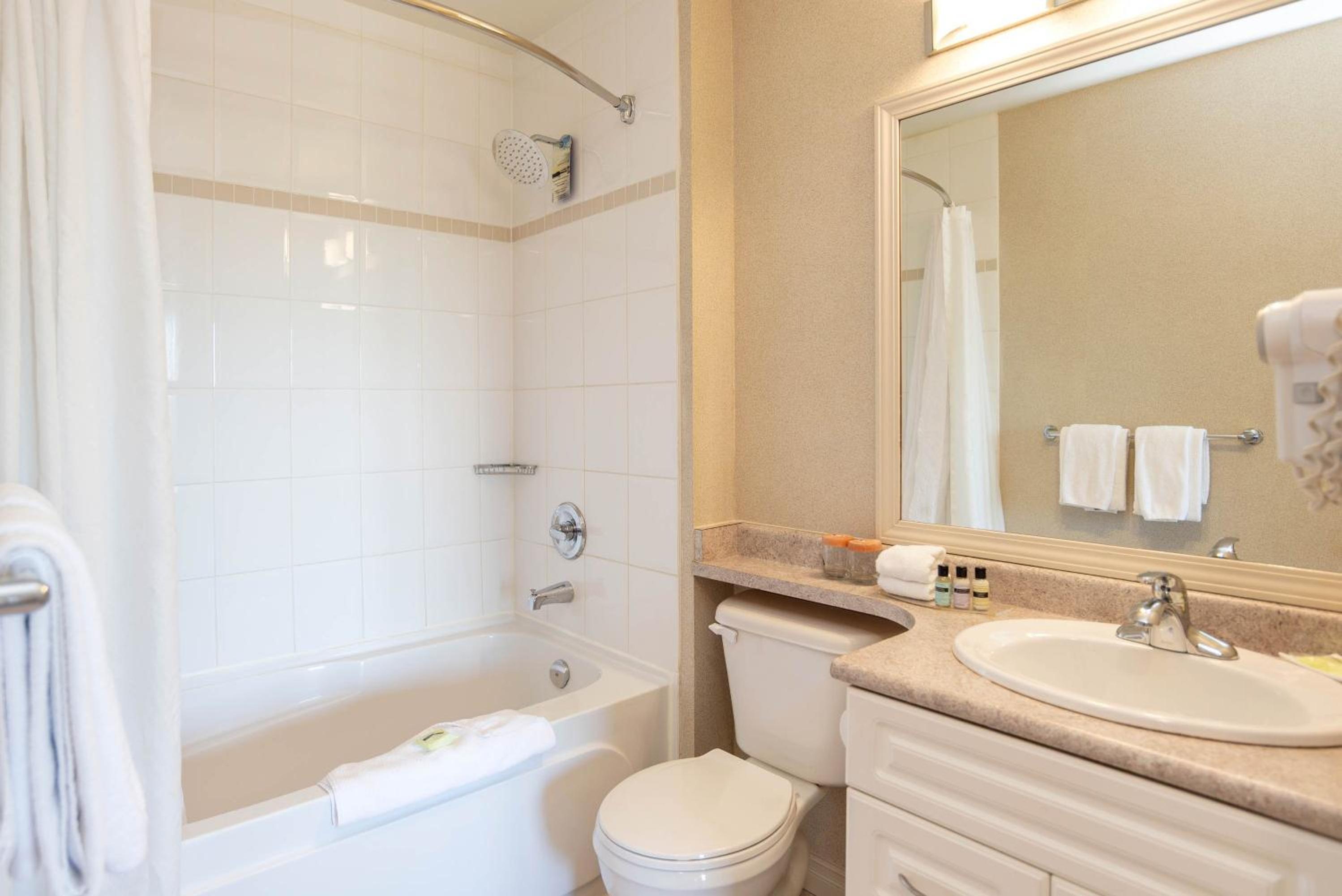 Surrey Vacations - Sandman Suites Surrey - Guildford - Property Image 3