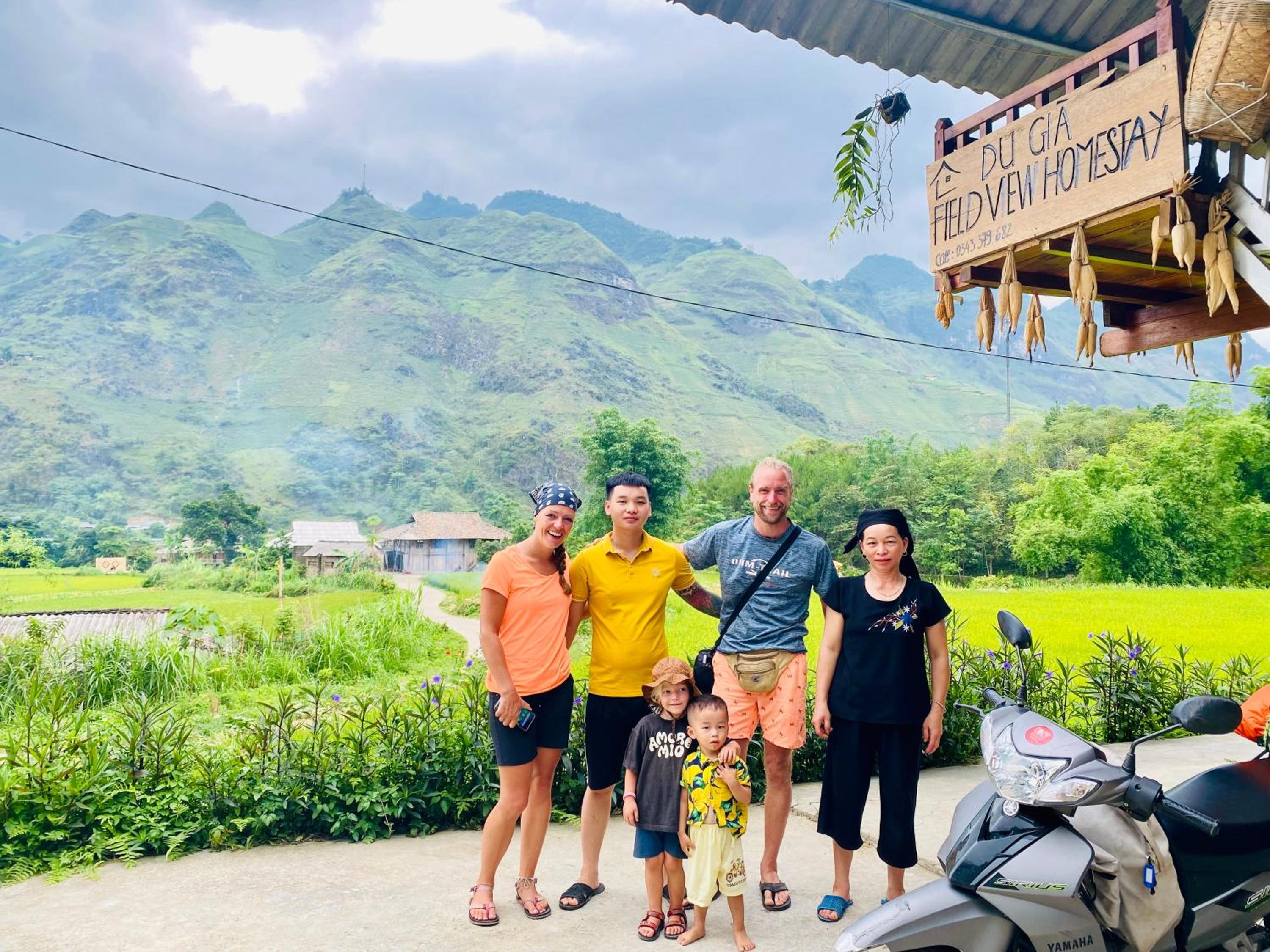 Du Gia Field View Homestay