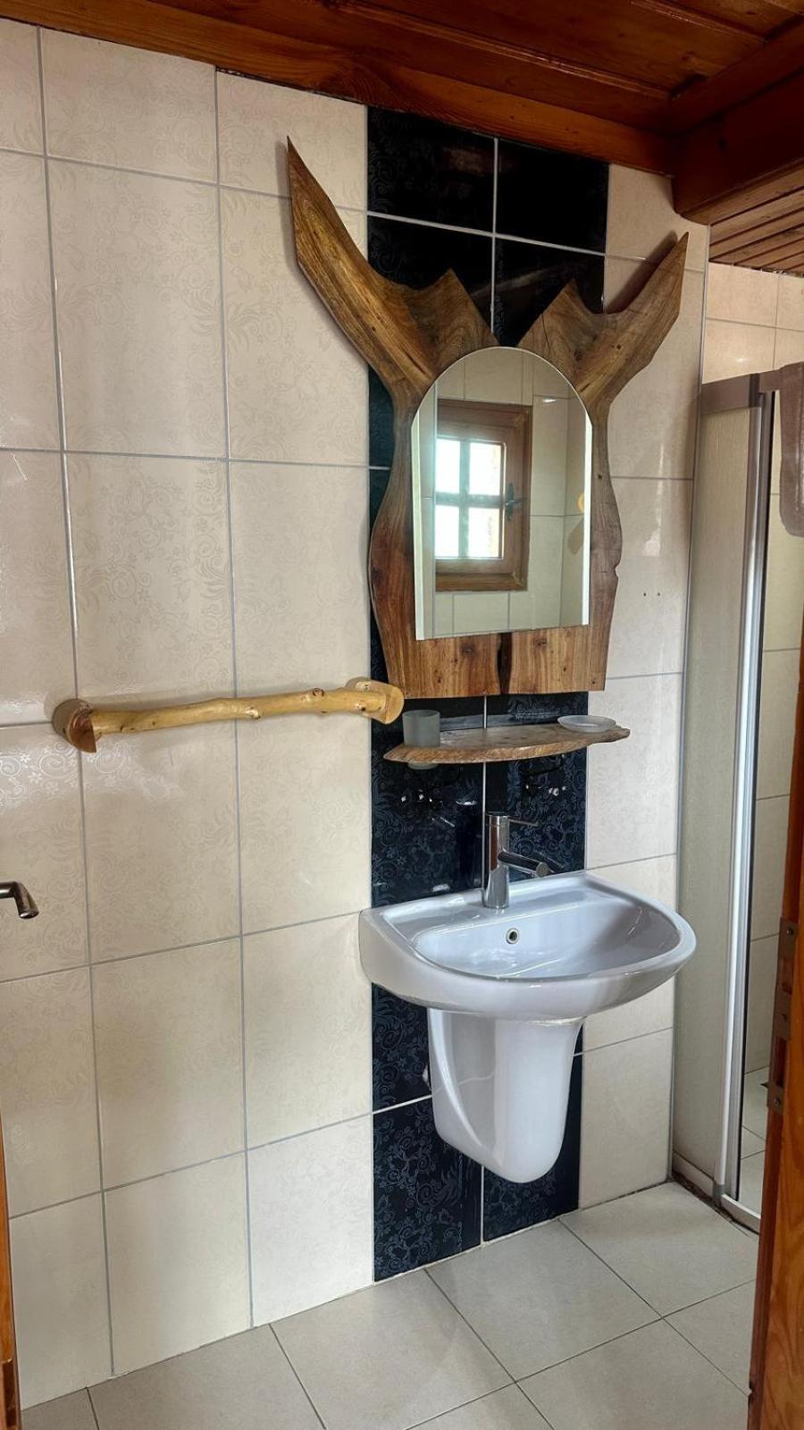 Otel Wood House