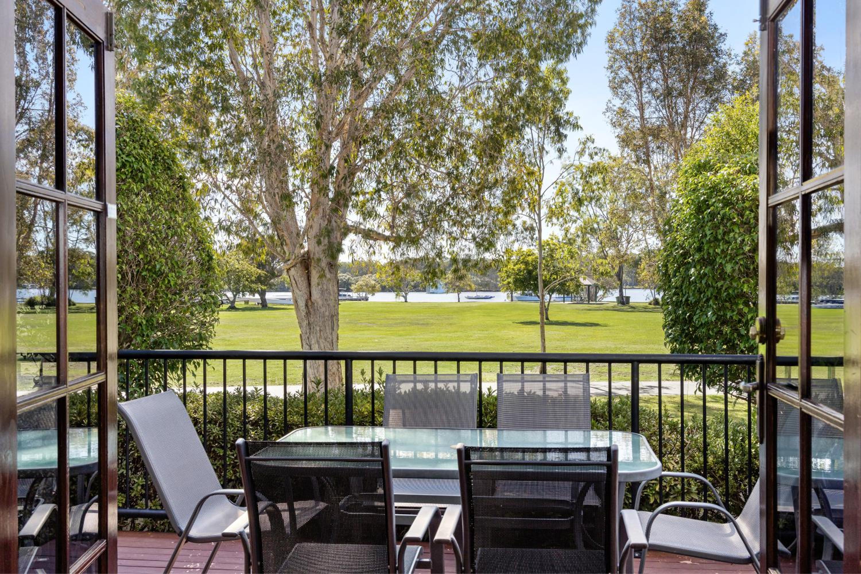 Villa Aqua Riverside Retreat with Pool