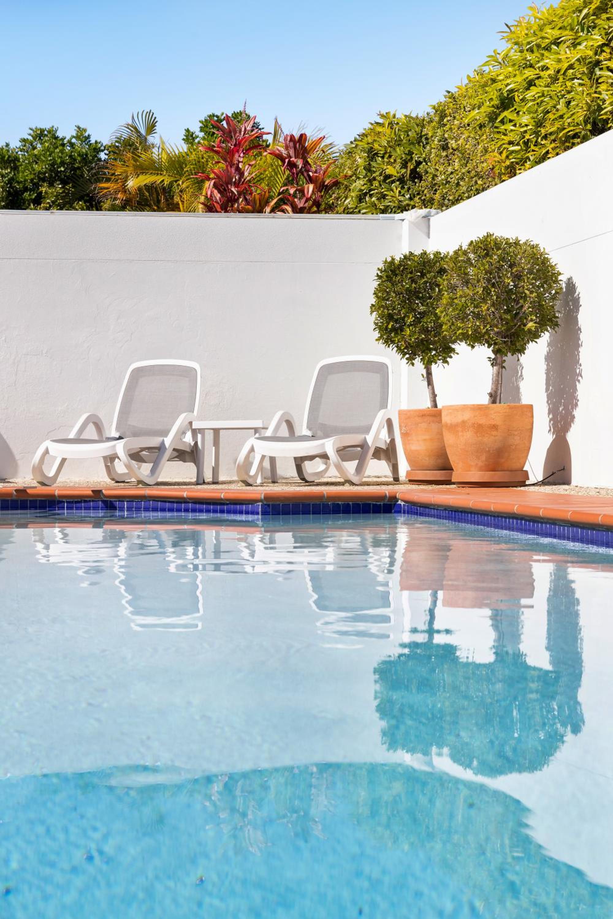 Villa Aqua Riverside Retreat with Pool