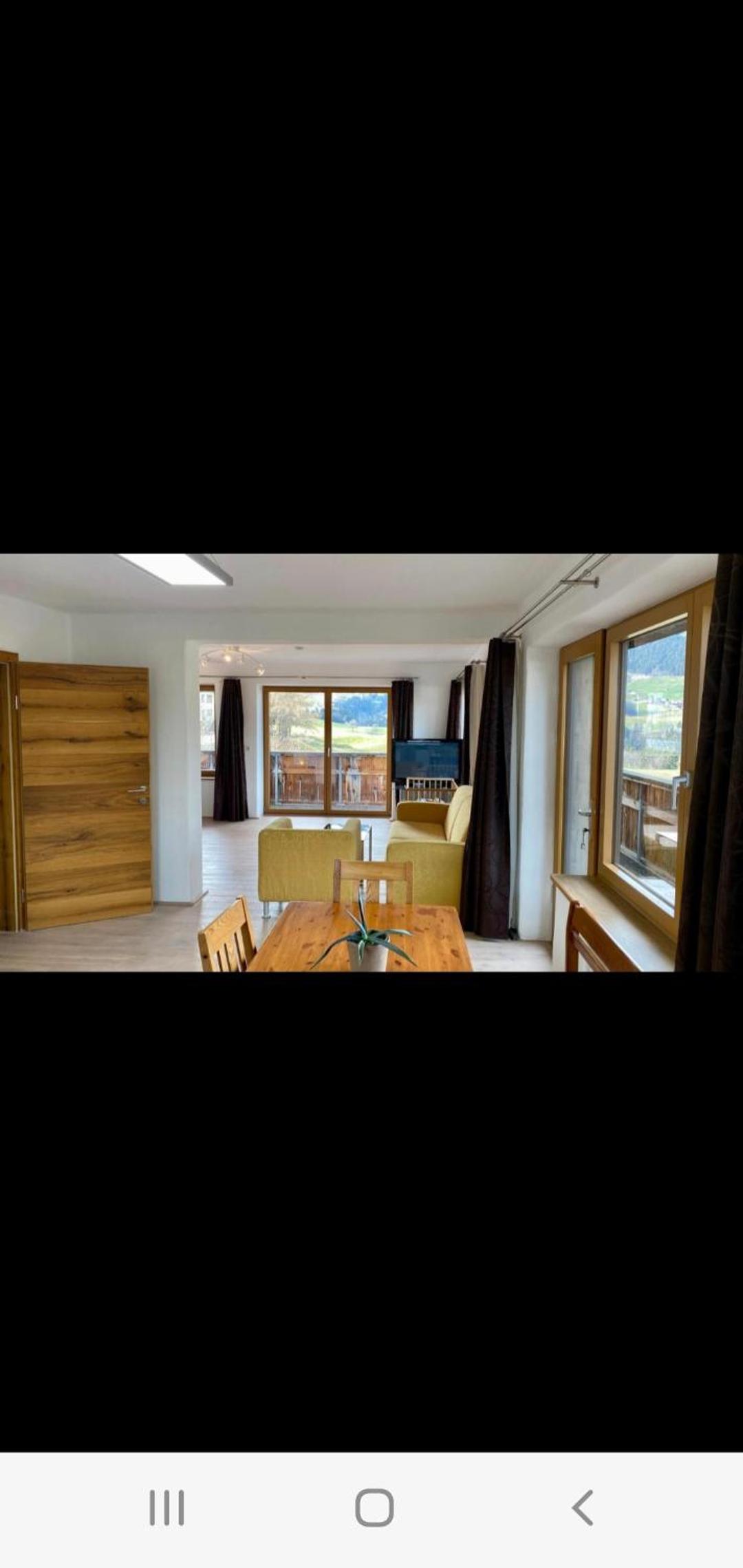 Relax.Land 2 Apartments (13 persons) Grinzens