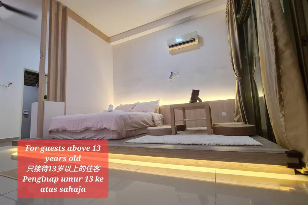 Romantic muji studio balcony high floor Free Netflix