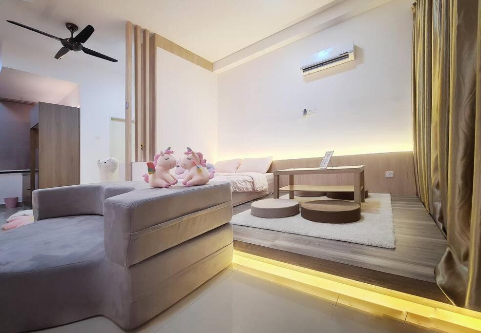 Romantic muji studio balcony high floor Free Netflix