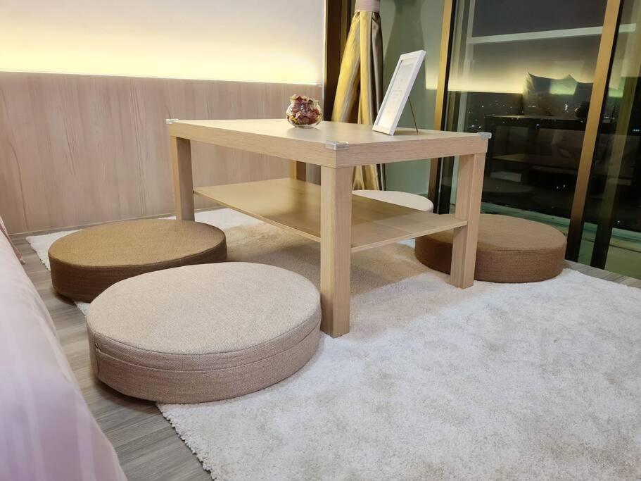 Romantic muji studio balcony high floor Free Netflix