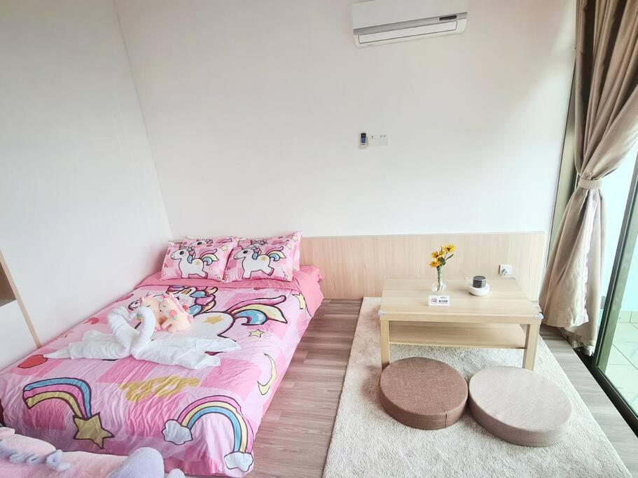 Romantic muji studio balcony high floor Free Netflix