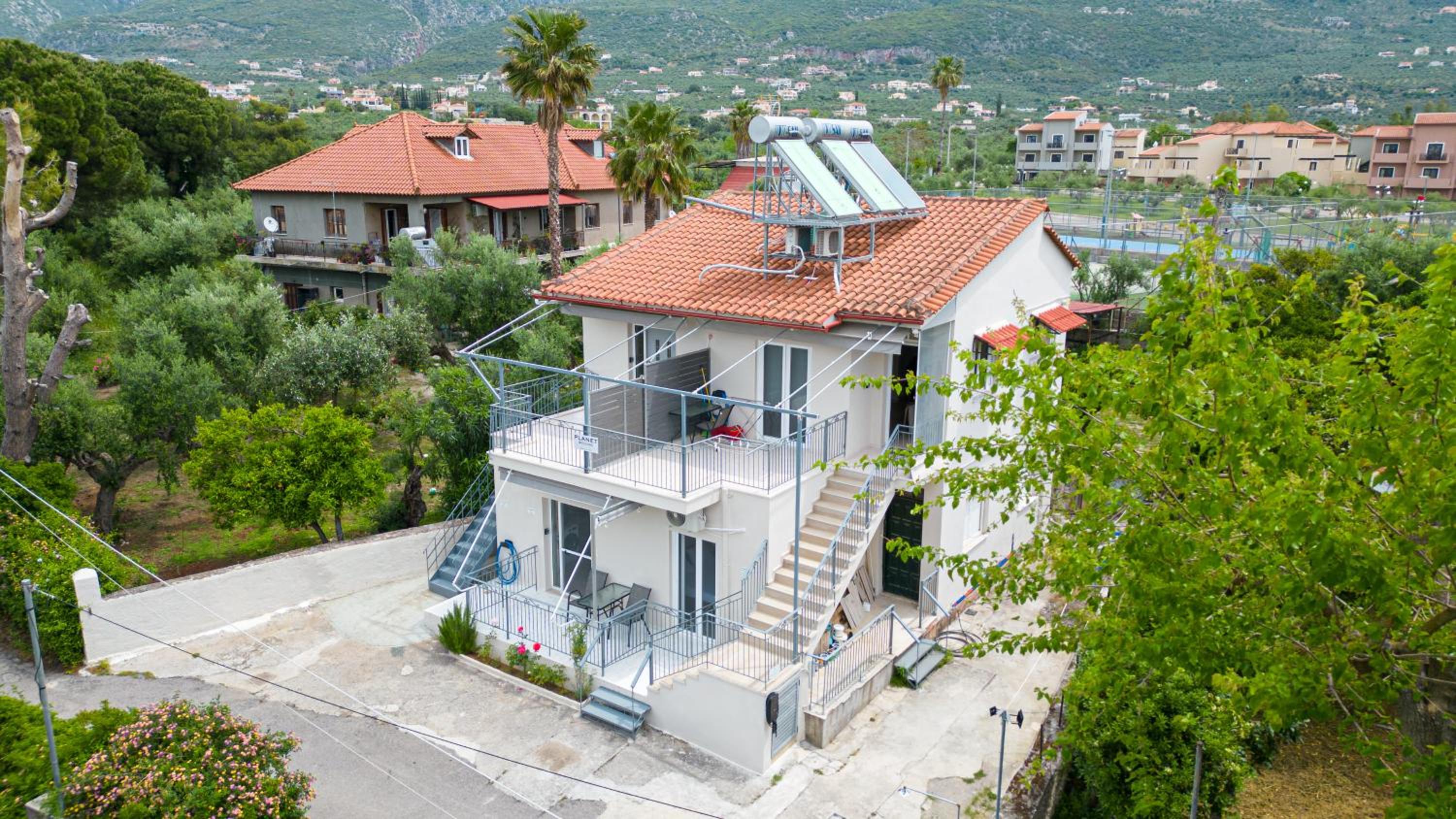 Planet Seaside Apartments