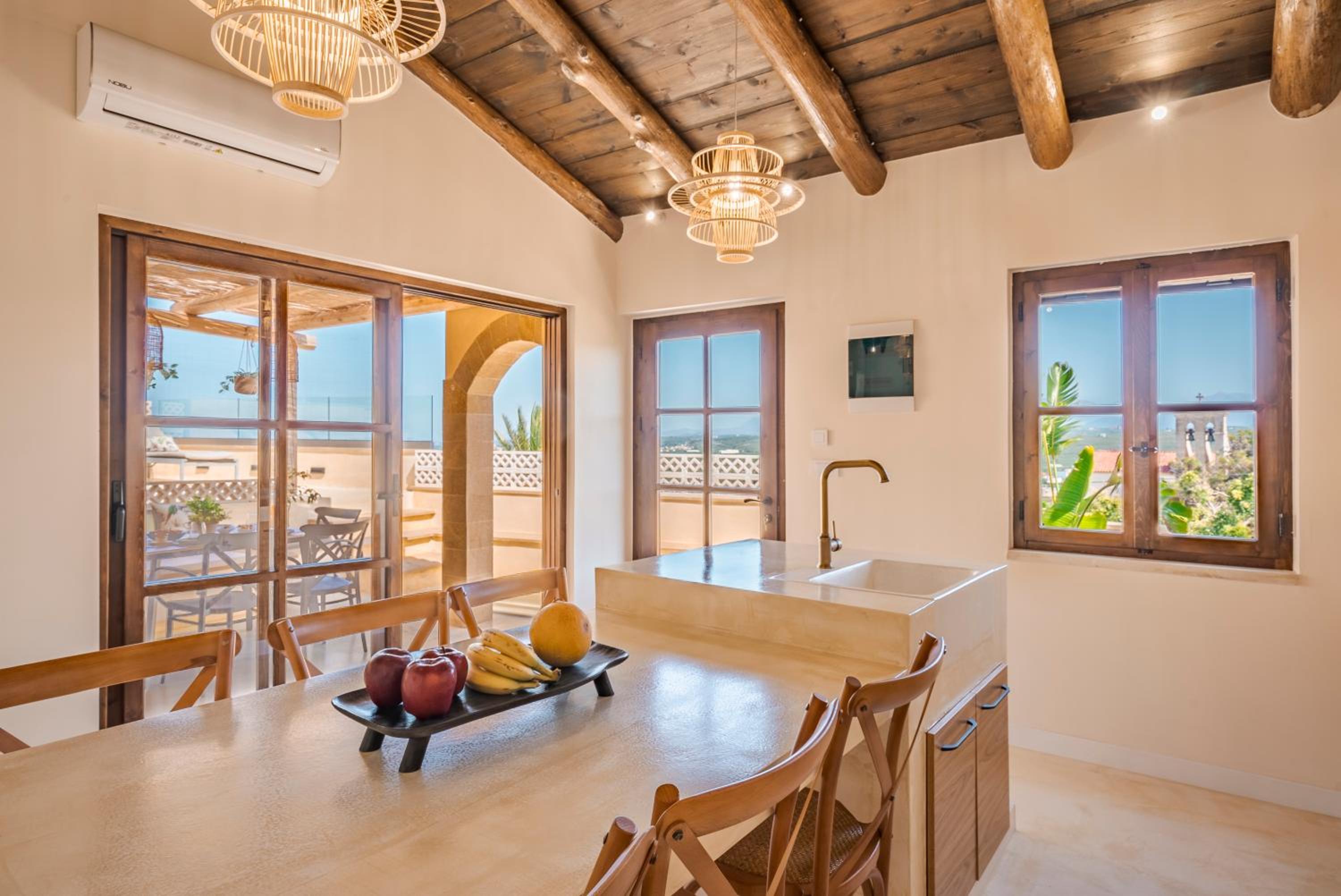 Disegno Villa - Rooftop Pool view 3