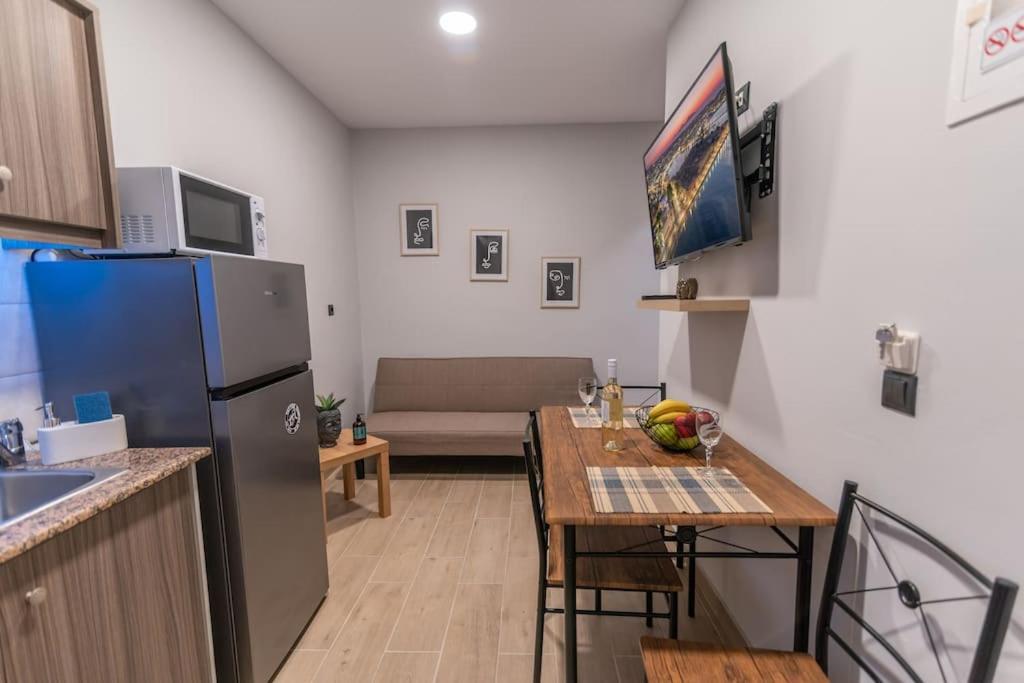 Aurora Apartment, Room 2 - Cozy, close to the beach view 4