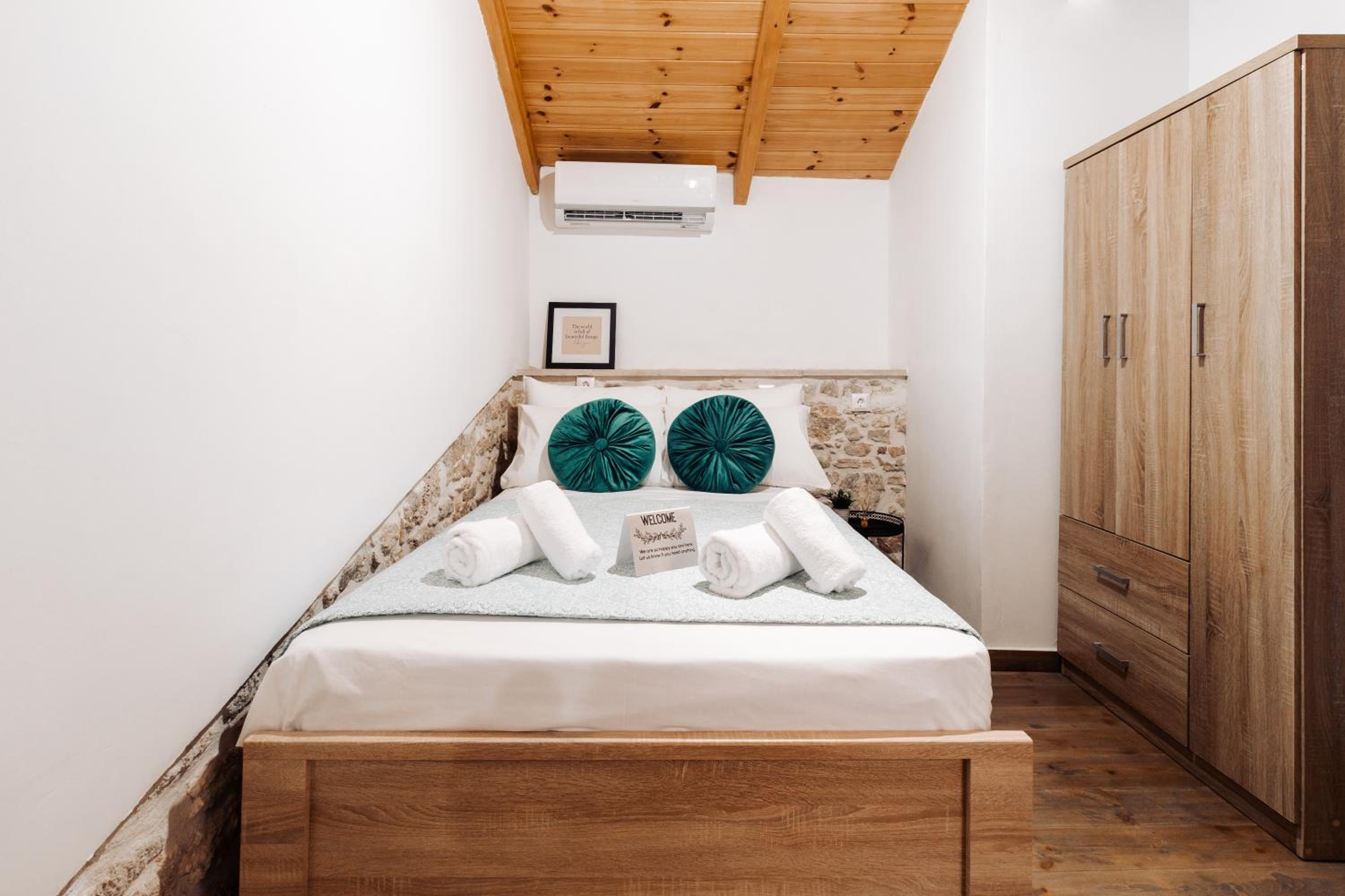 Achilleas cozy house