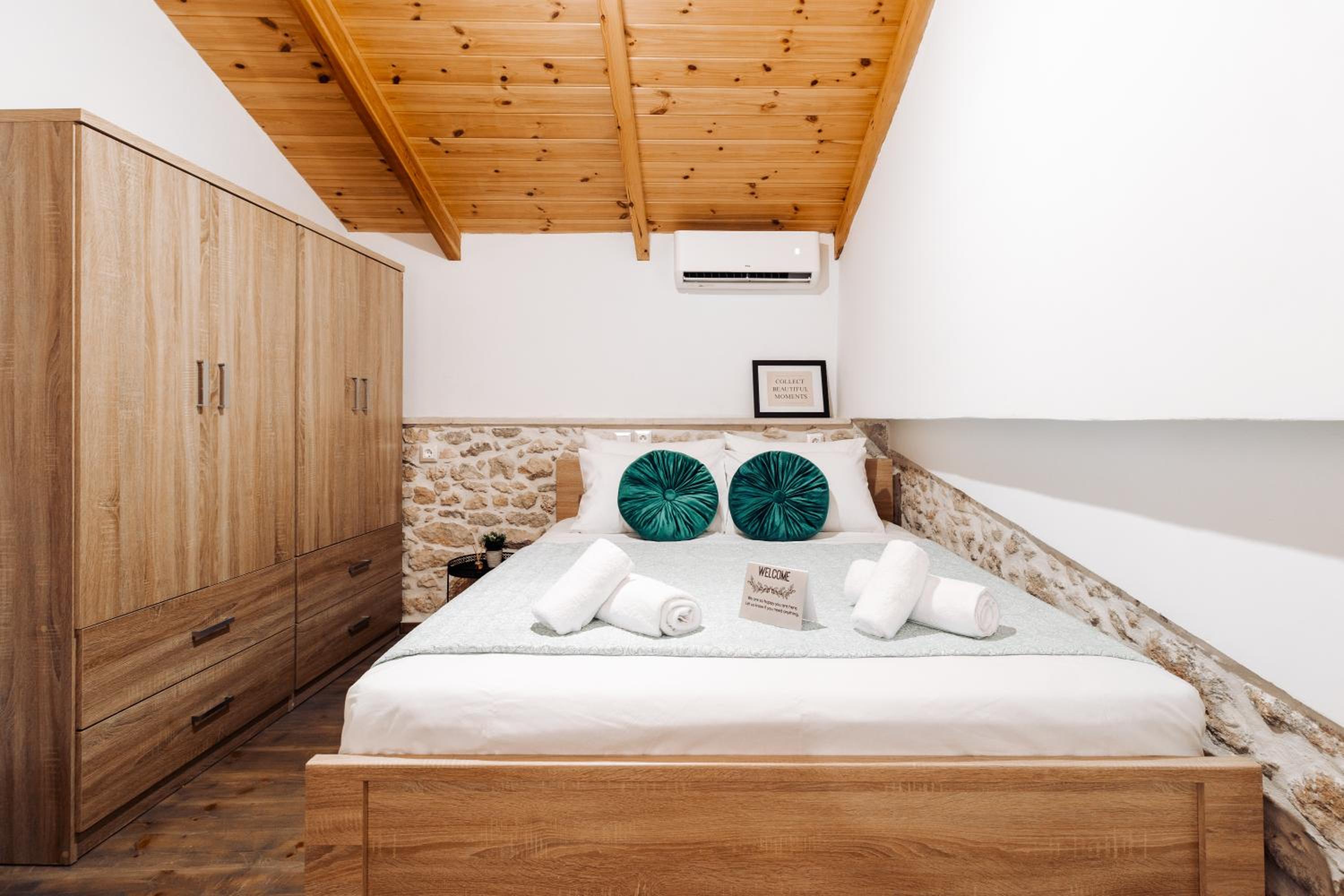 Achilleas cozy house