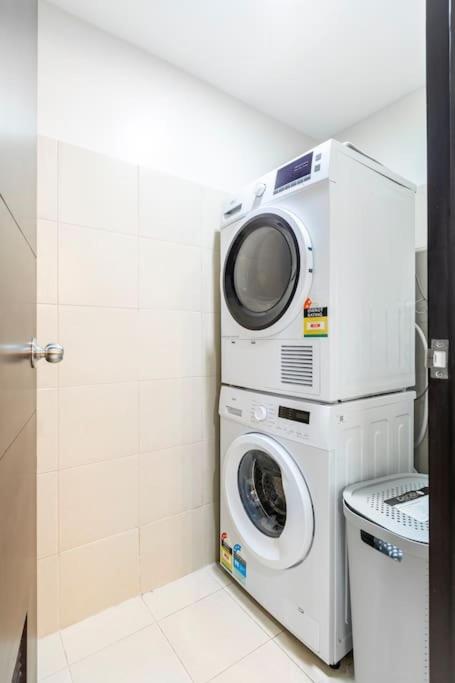 Luxury living @ Eastwood view 5