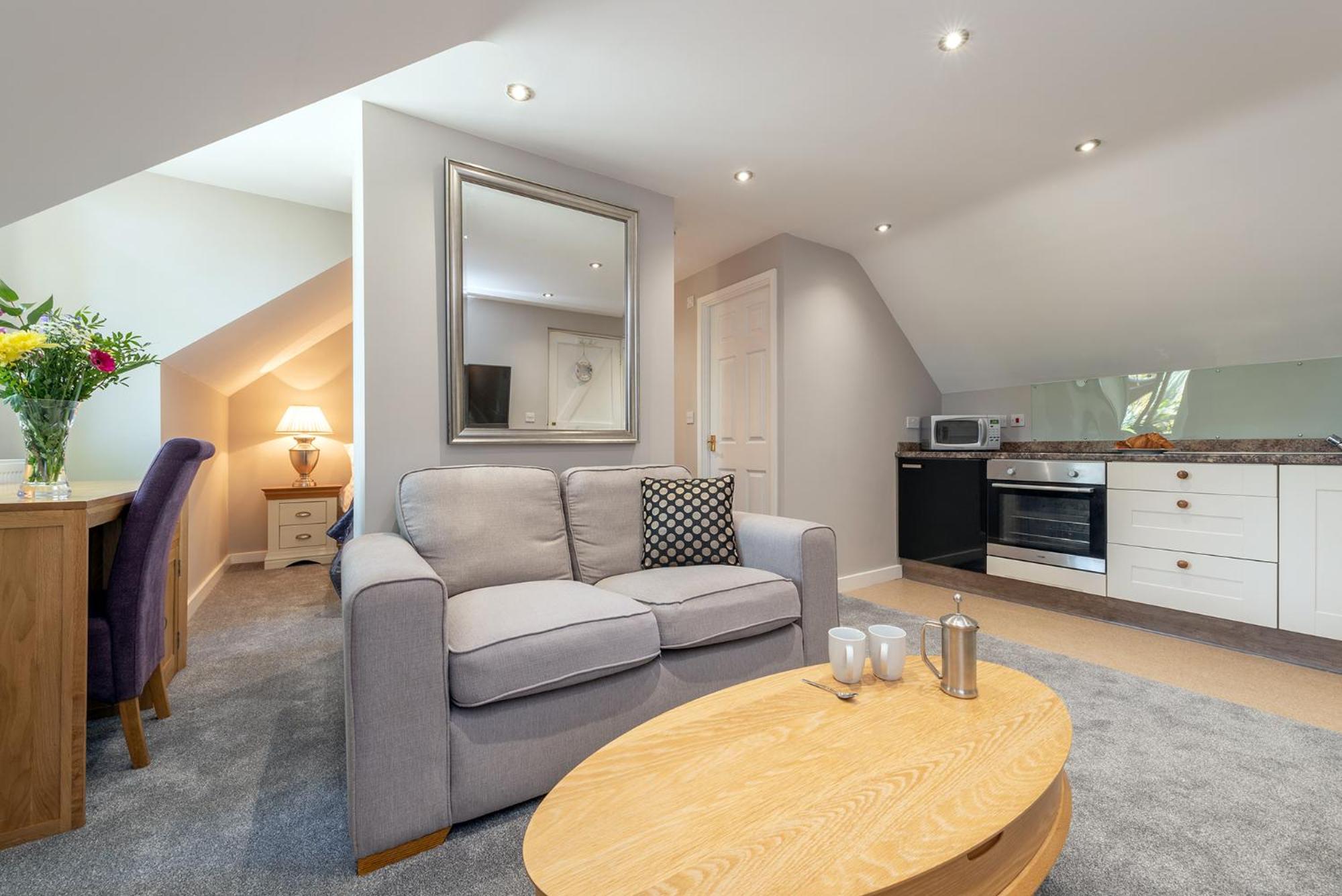Hamble Retreat Studios and Lodge