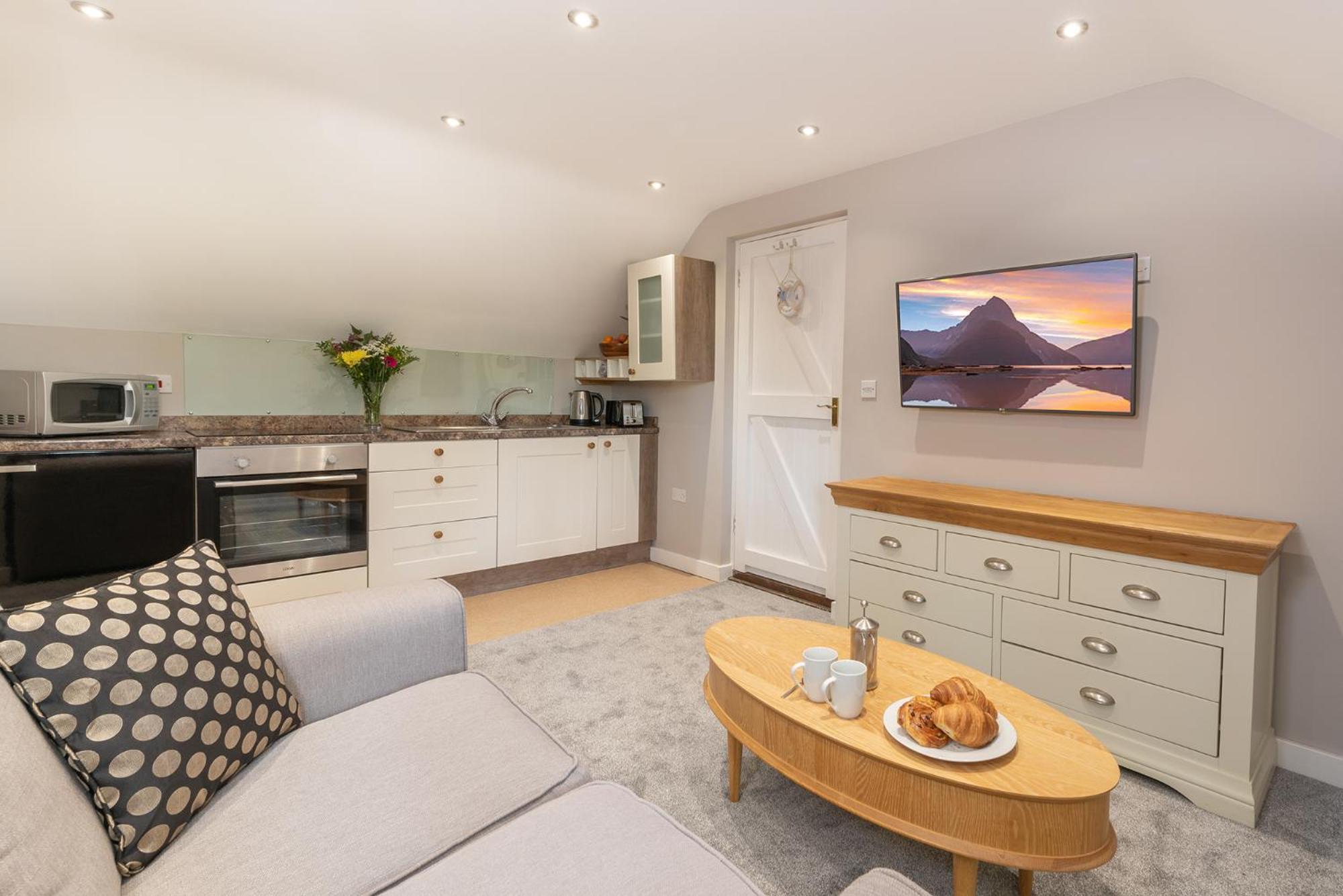 Hamble Retreat Studios and Lodge