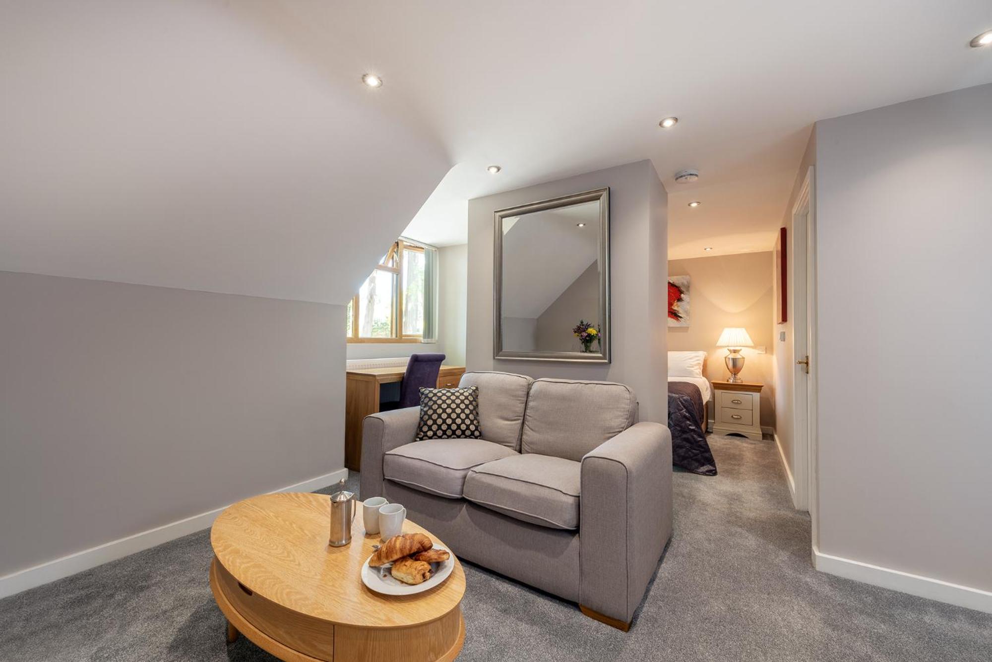 Hamble Retreat Studios and Lodge