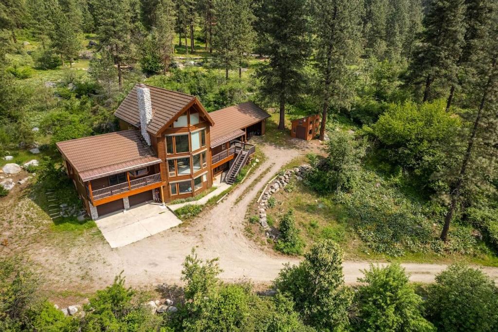 Majestic Mountain View Home Near Leavenworth view 4