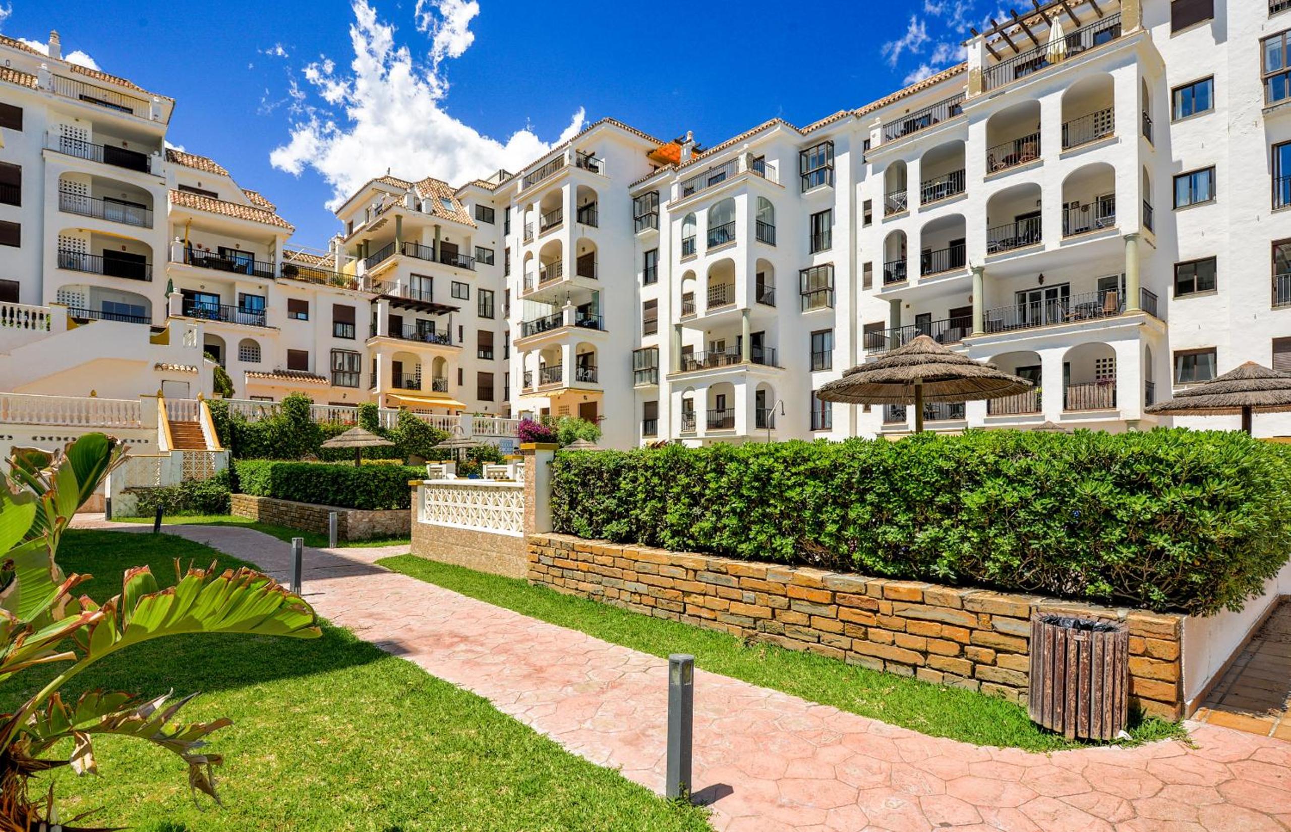Marina Duquesa 2419 Seafront residence view 3