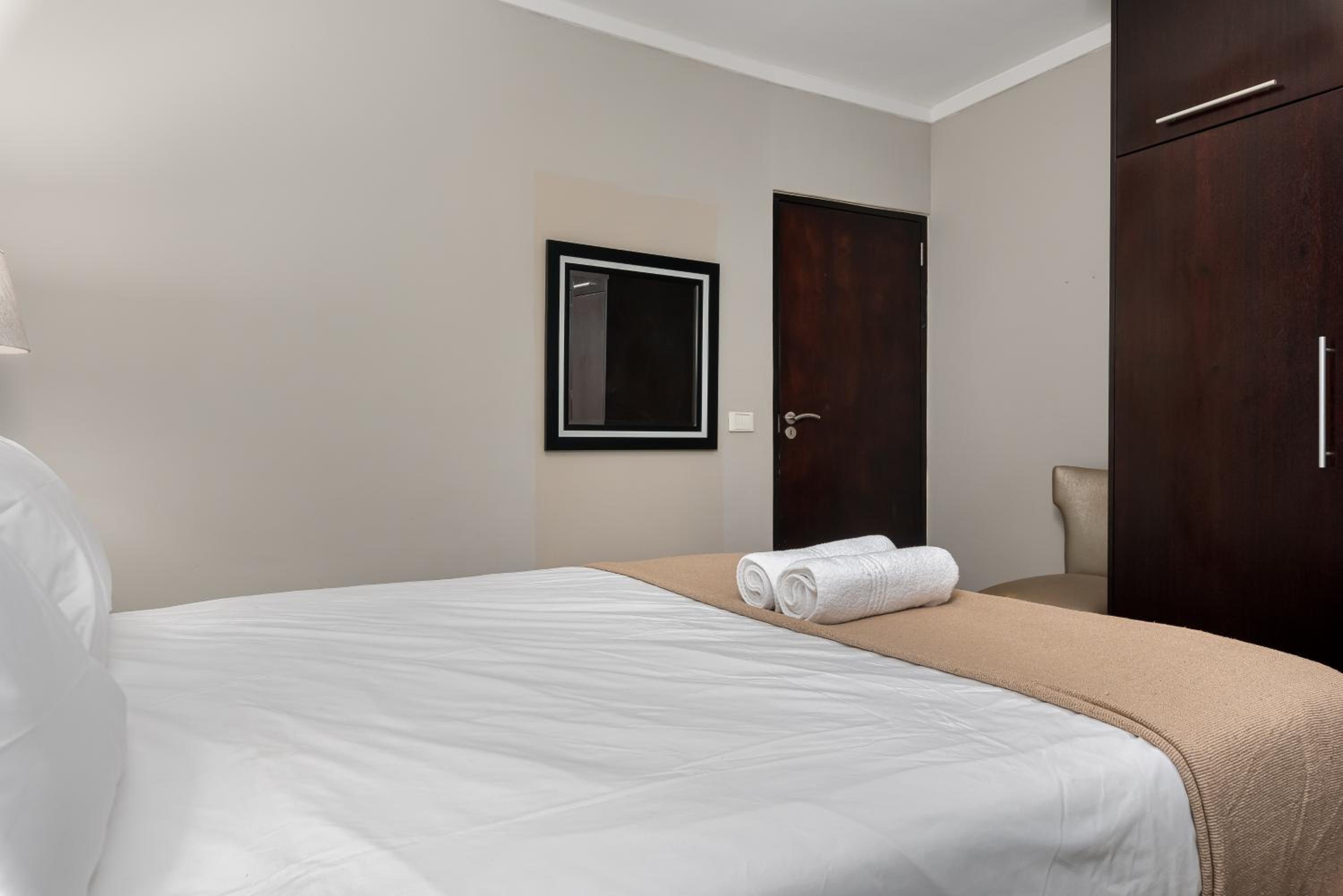 Icon Apartments