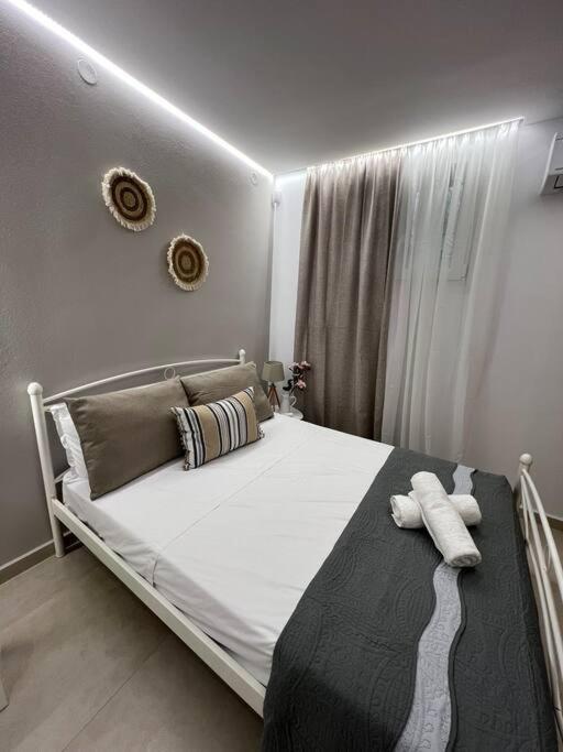 Natural House with Pool & Private Parking photo 2