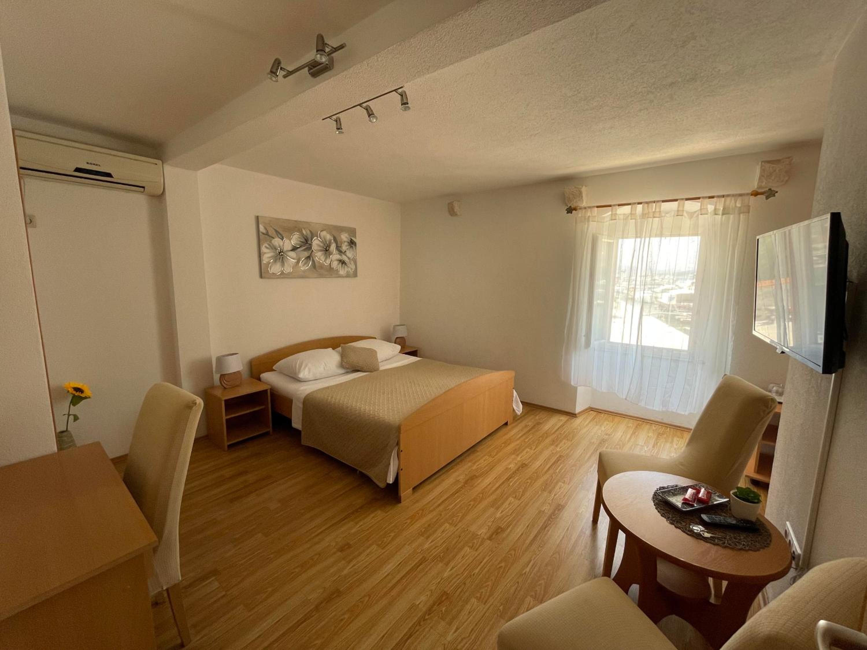 Apartment Room Parčina view 5