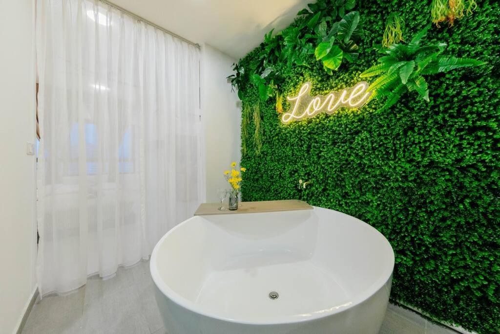 The Pano Residence Jalan Ipoh Insta-worthy Bath Tub Studio 浴缸MRT