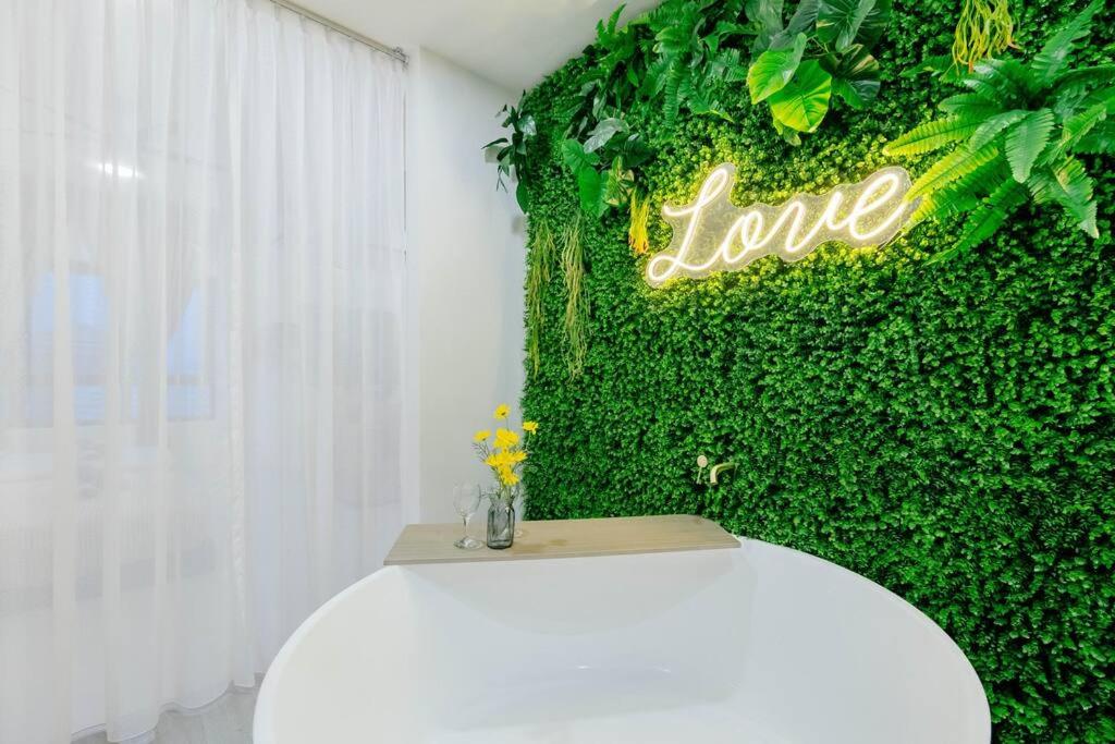 The Pano Residence Jalan Ipoh Insta-worthy Bath Tub Studio 浴缸MRT