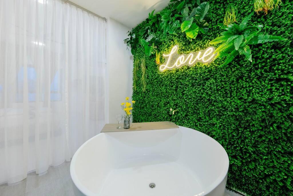 The Pano Residence Jalan Ipoh Insta-worthy Bath Tub Studio 浴缸MRT