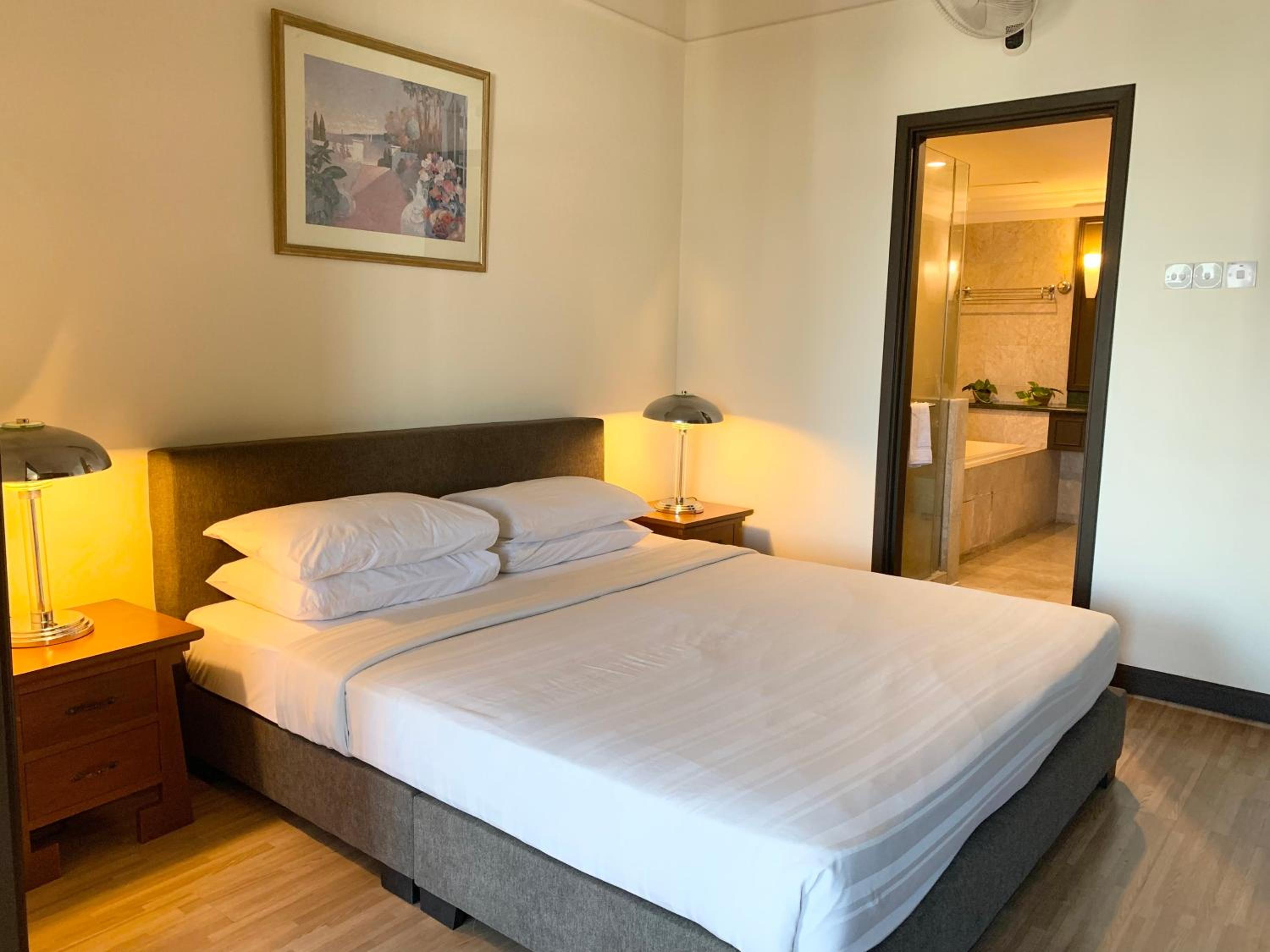 Quill Residence Service Suites By Low
