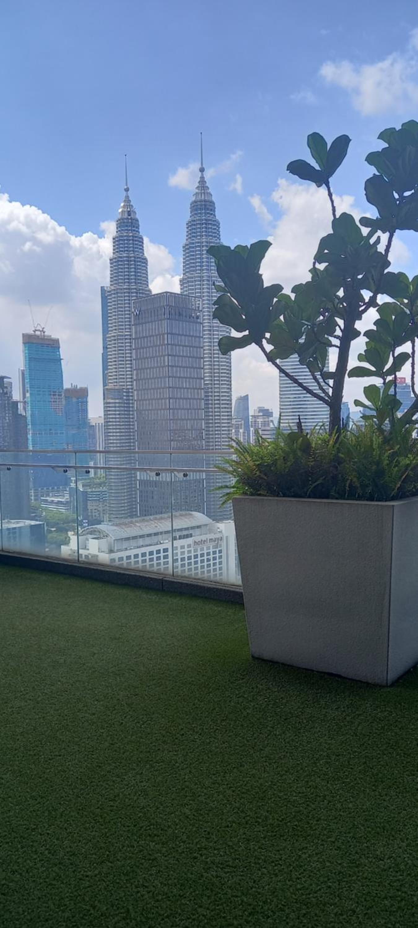 Cozy Apartment with Jacuzzi and Sauna at 188 Suites Klcc
