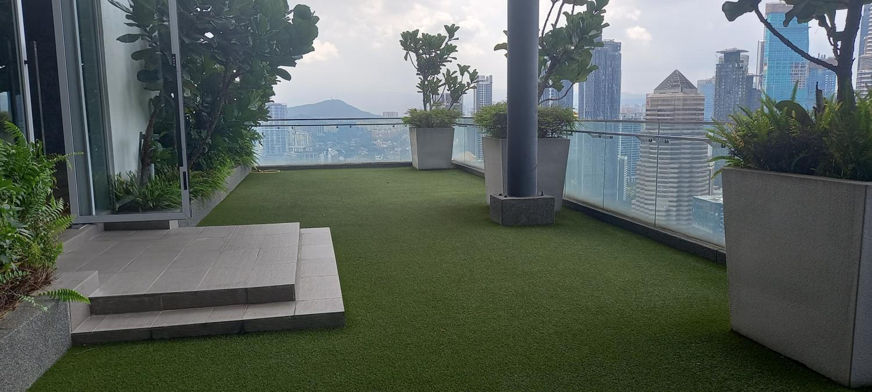 Cozy Apartment with Jacuzzi and Sauna at 188 Suites Klcc
