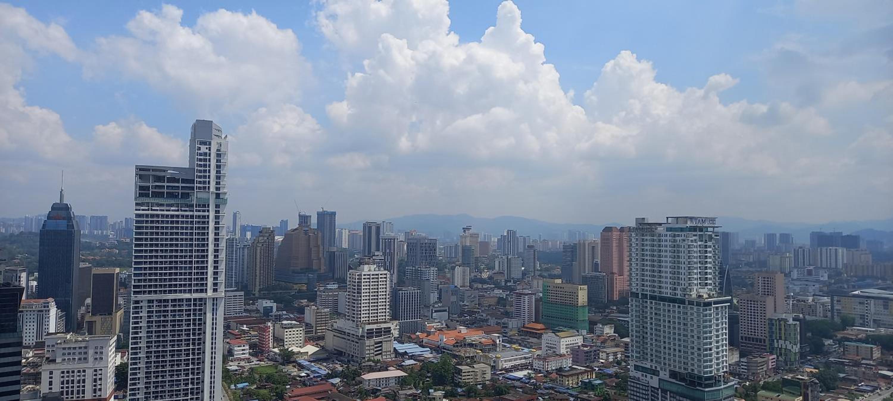Cozy Apartment with Jacuzzi and Sauna at 188 Suites Klcc
