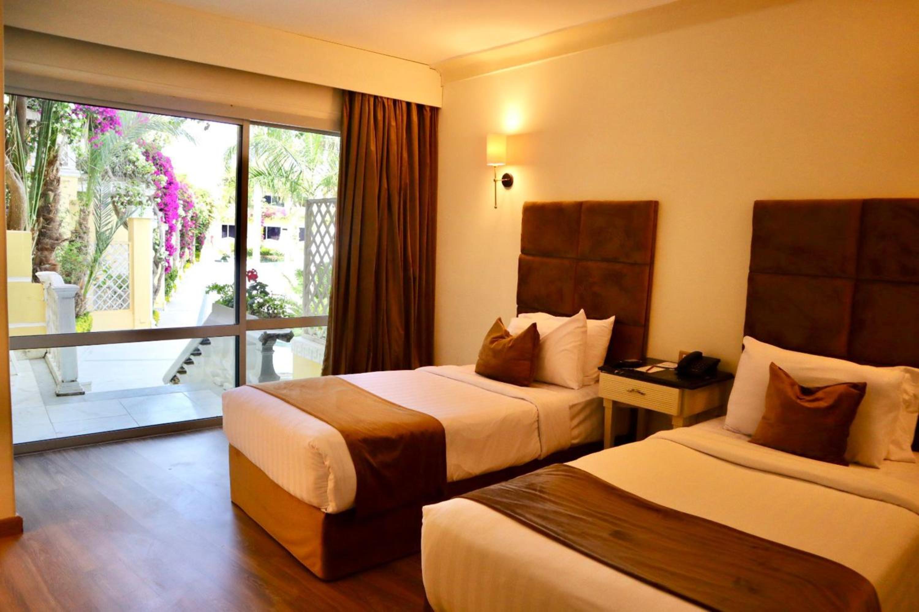 Paradise Inn Beach Resort — photo 66
